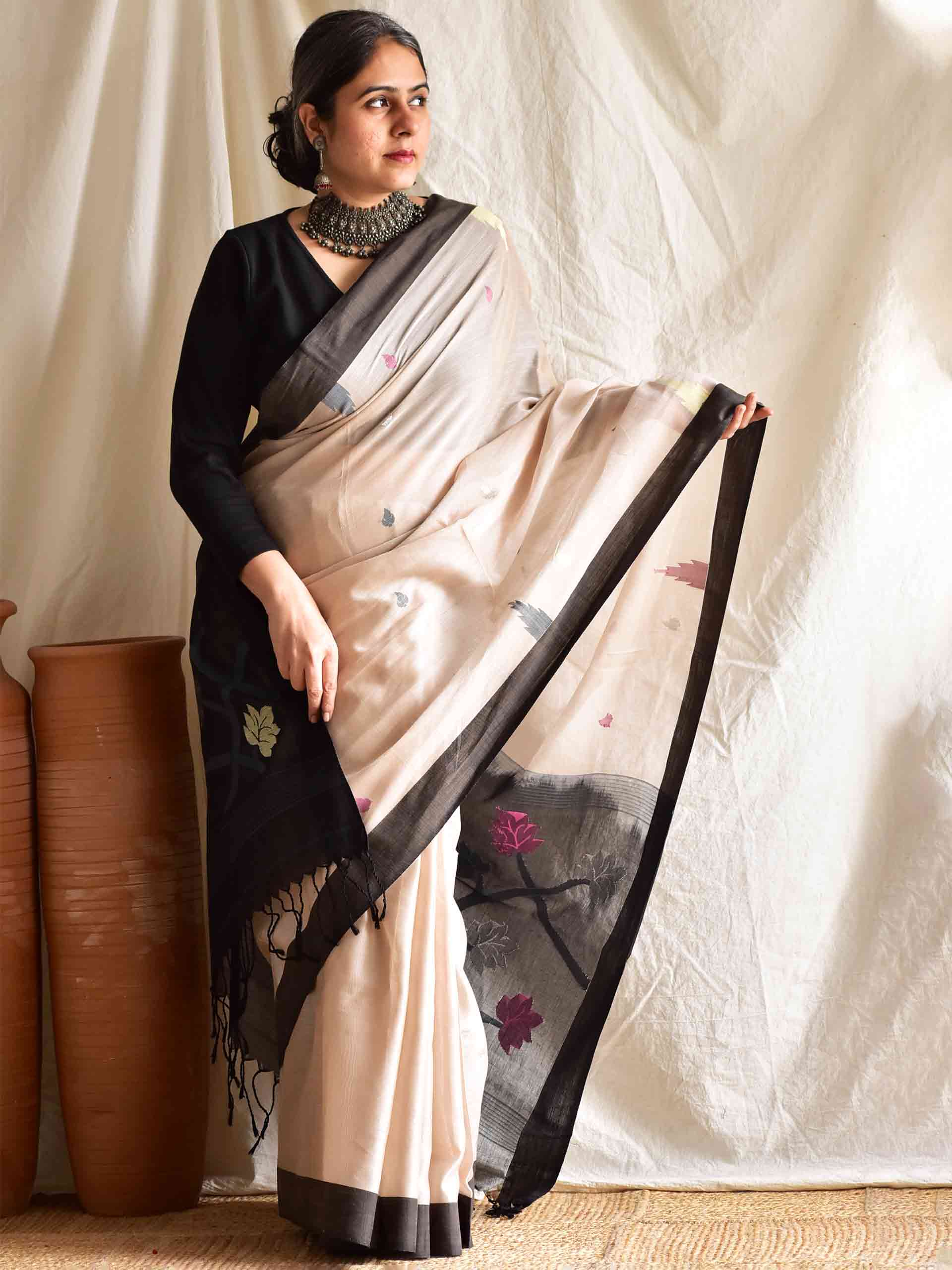 Safed phool - handloom Jamdani mul cotton saree
