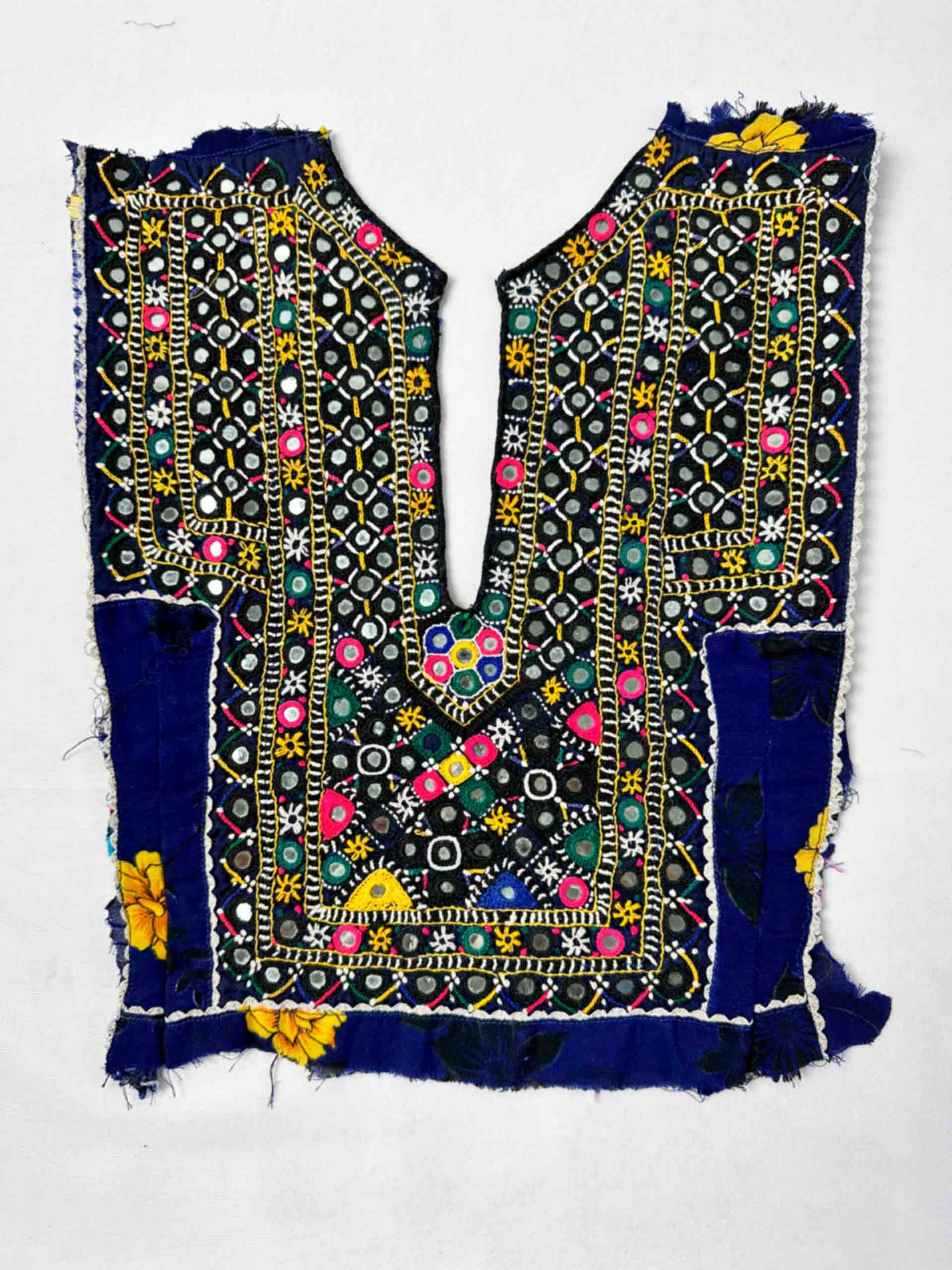037 Vintage Mirror work Front Dress Patch 13*11