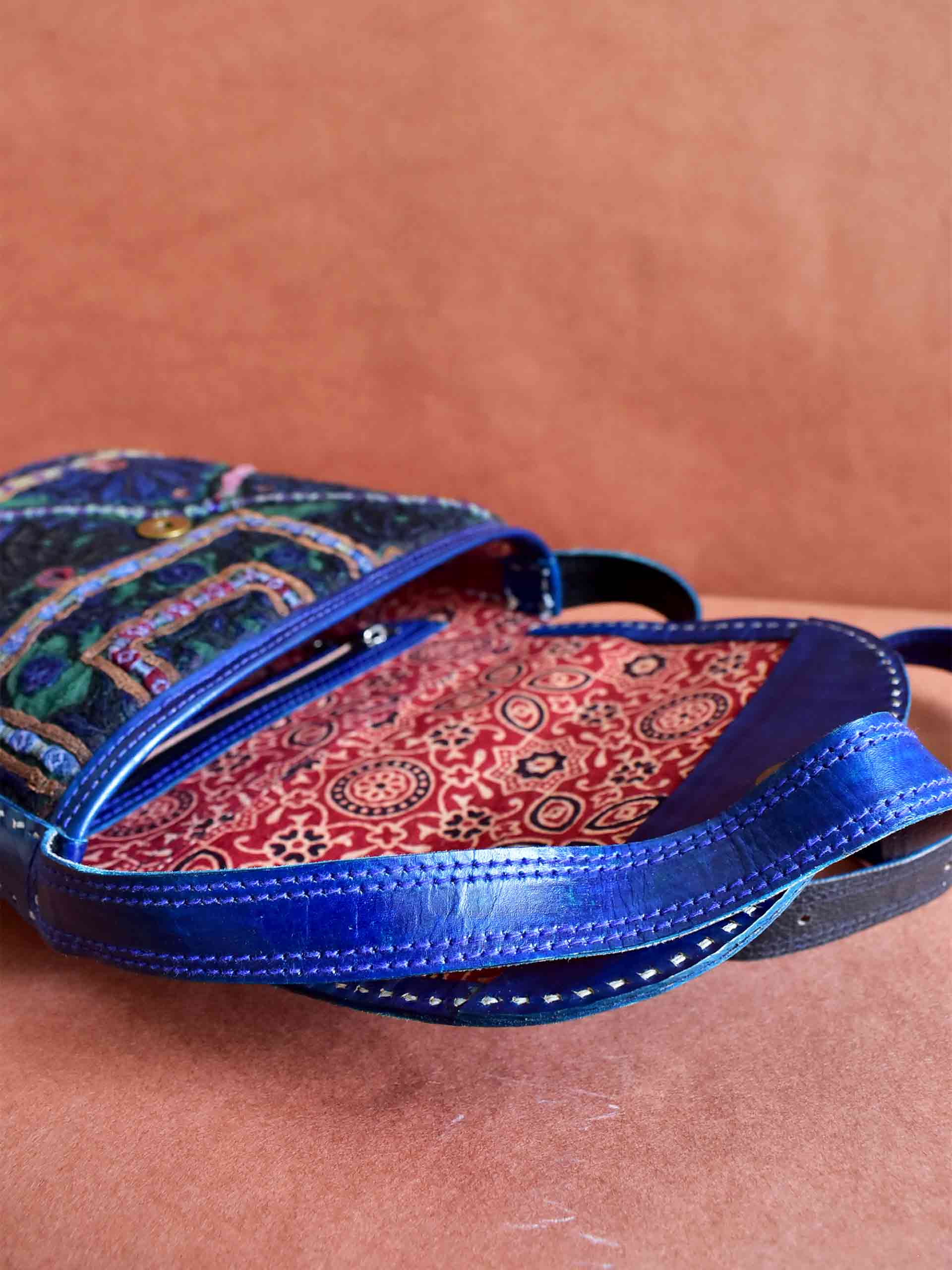 Dreamy night - leather hand embroidered bag