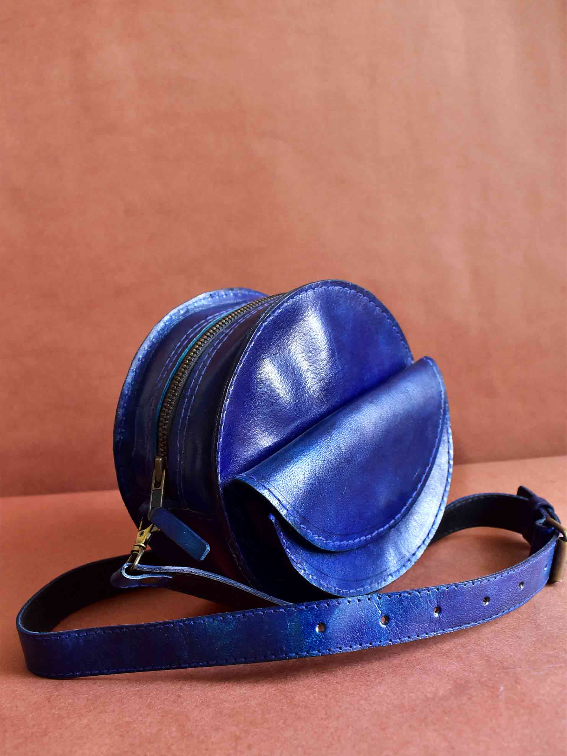 Full moon - leather bag