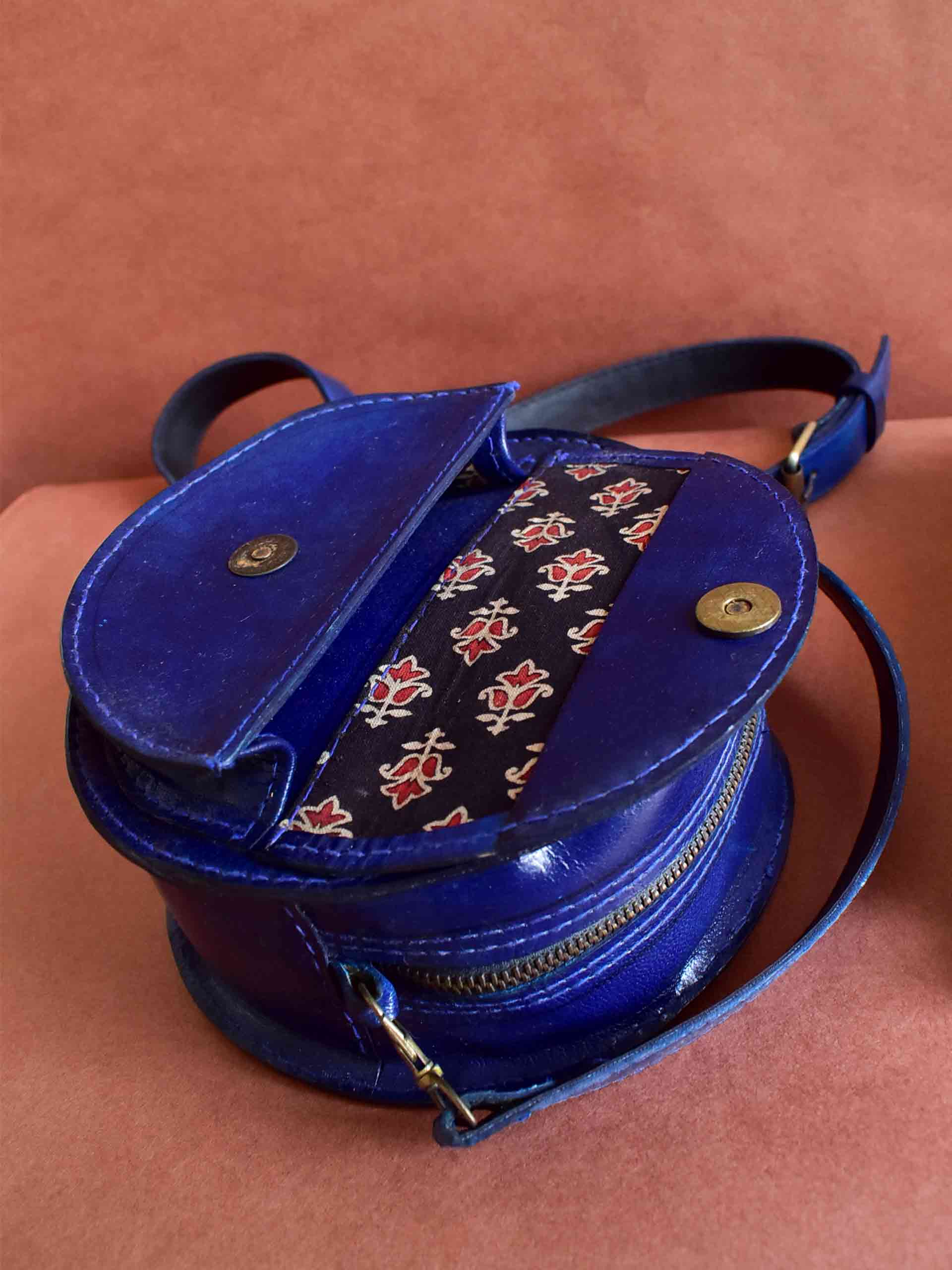 Full moon - leather bag