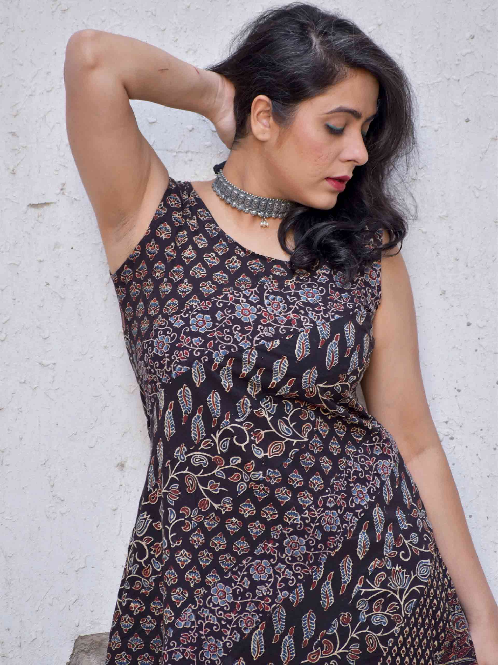 Saori - Ajrakh dress with sleeves