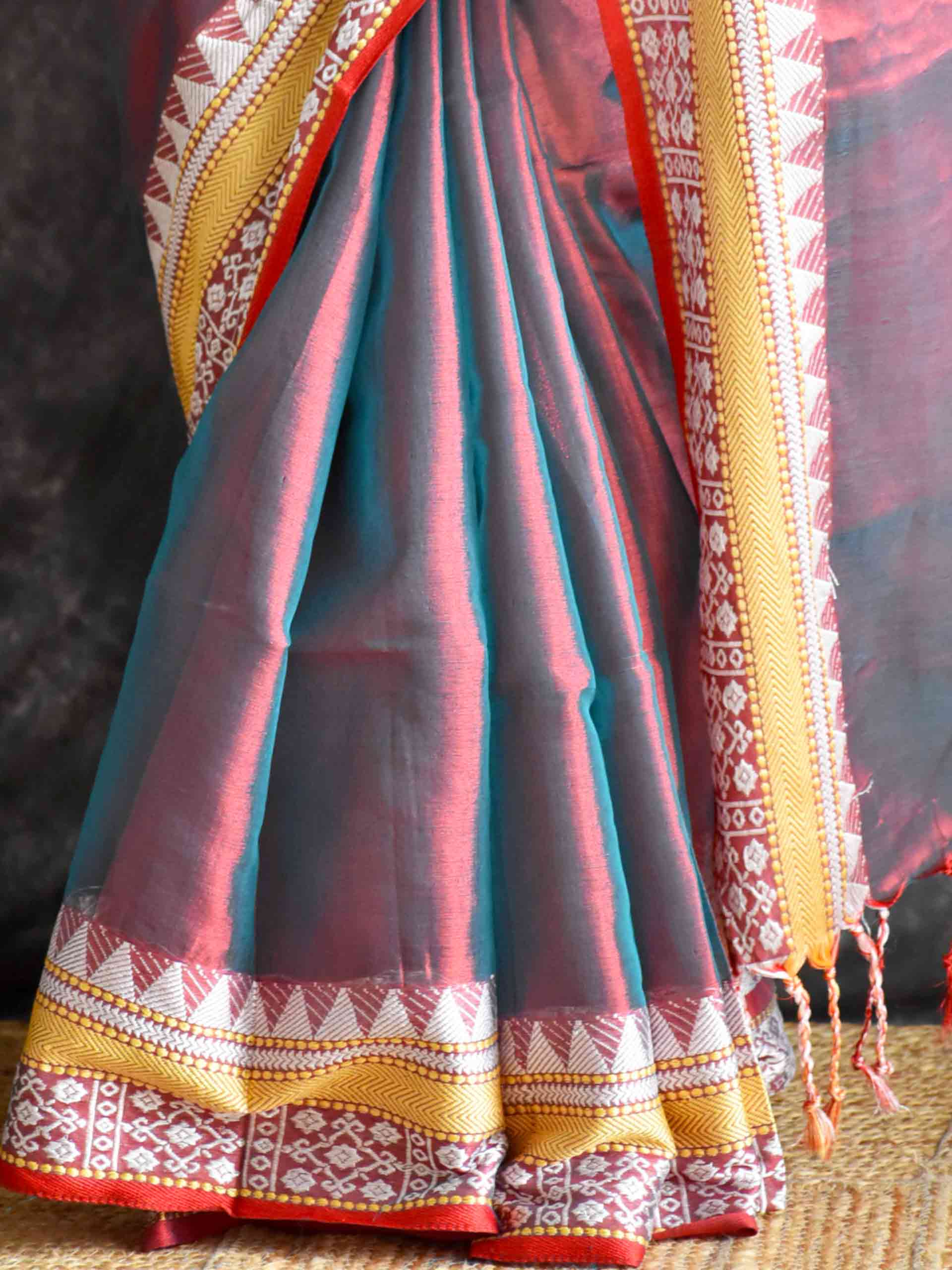 Moon melt - Jacquard Tissue Saree