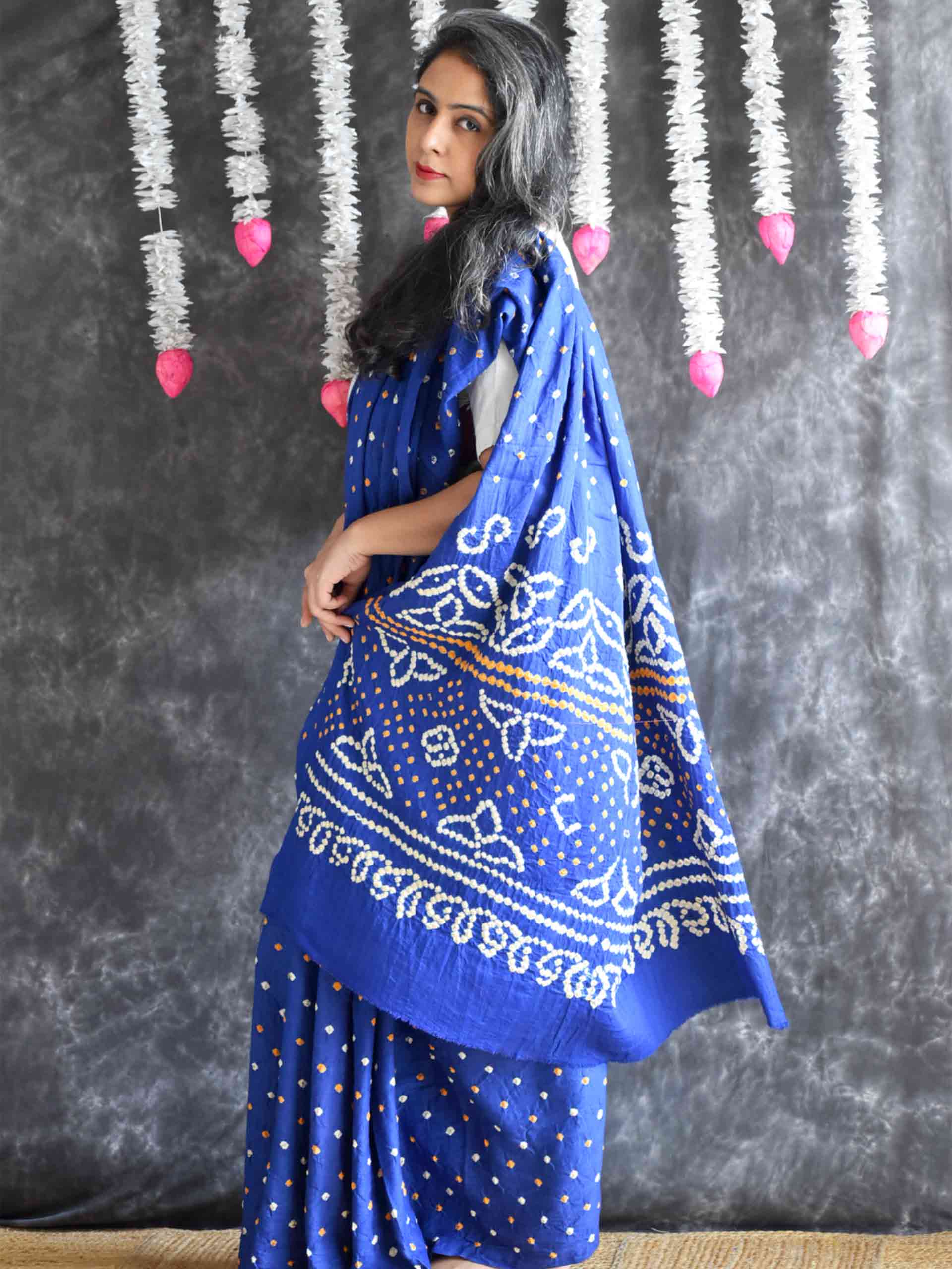 Ambar rasiya - Bandhej Saree