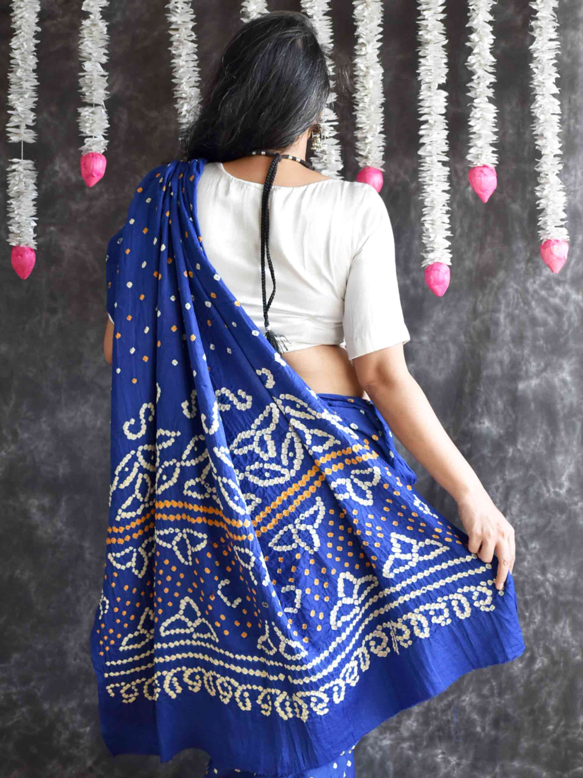 Ambar rasiya - Bandhej Saree