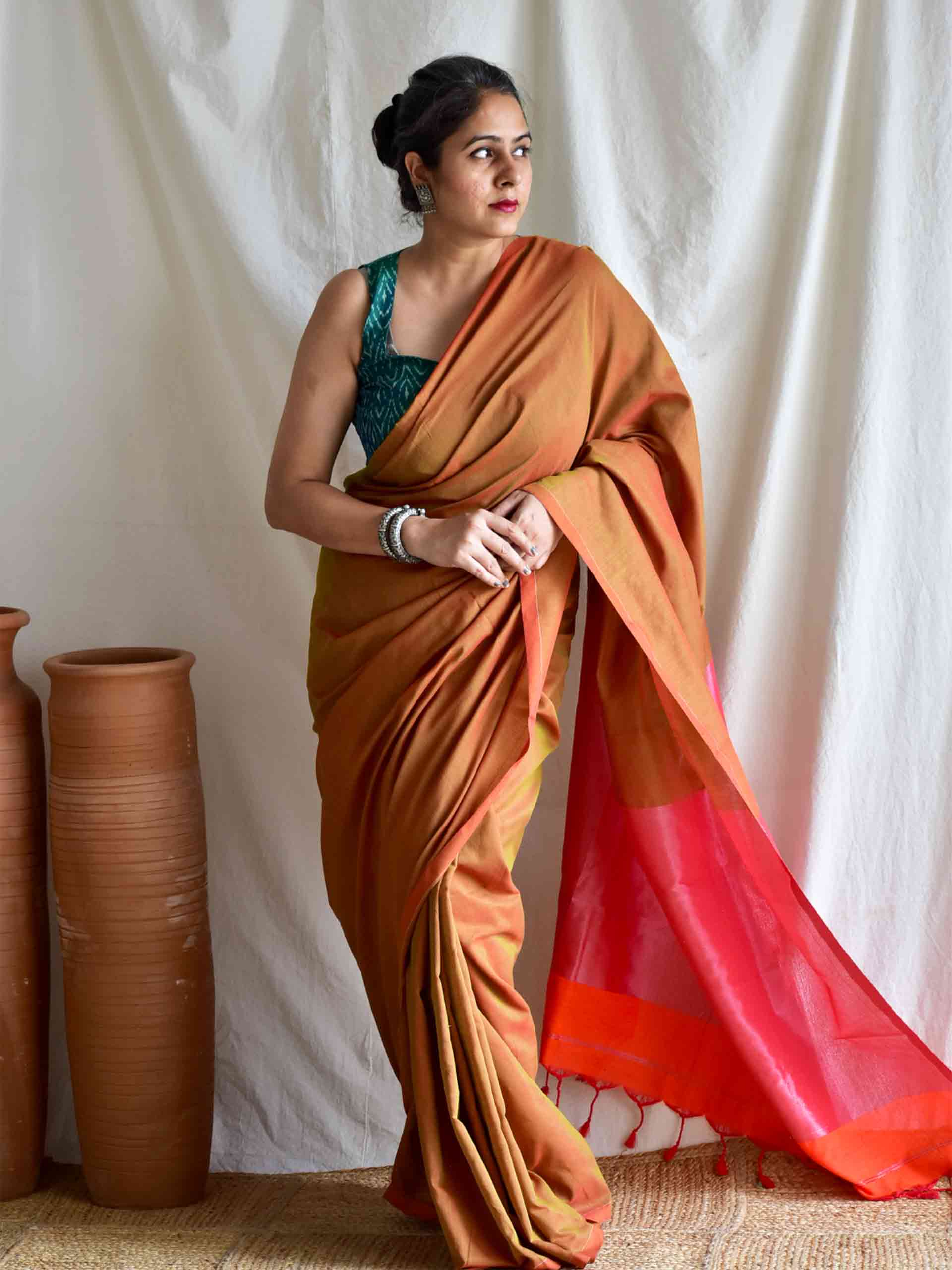 razorsharp - Dual shaded cotton saree