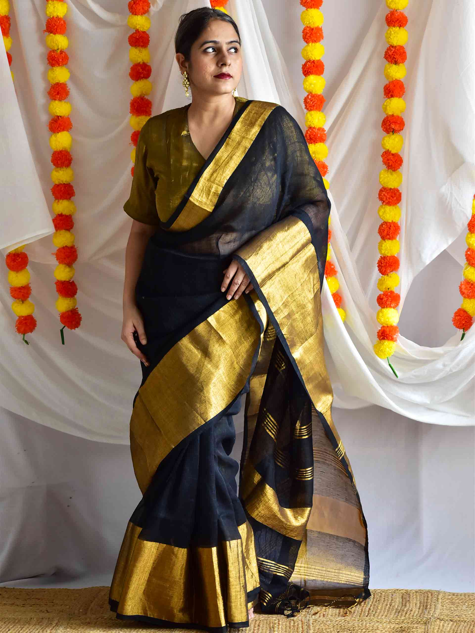 Golden night - Linen zari Saree