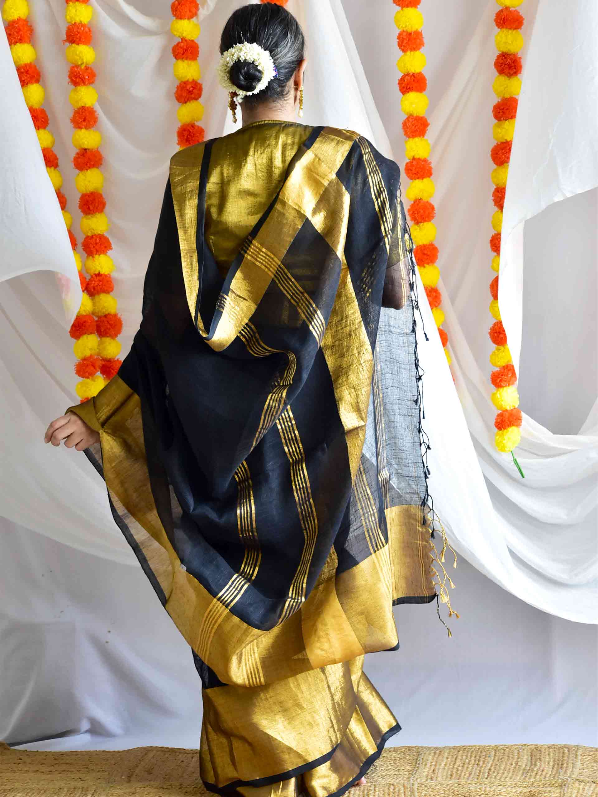 Golden night - Linen zari Saree