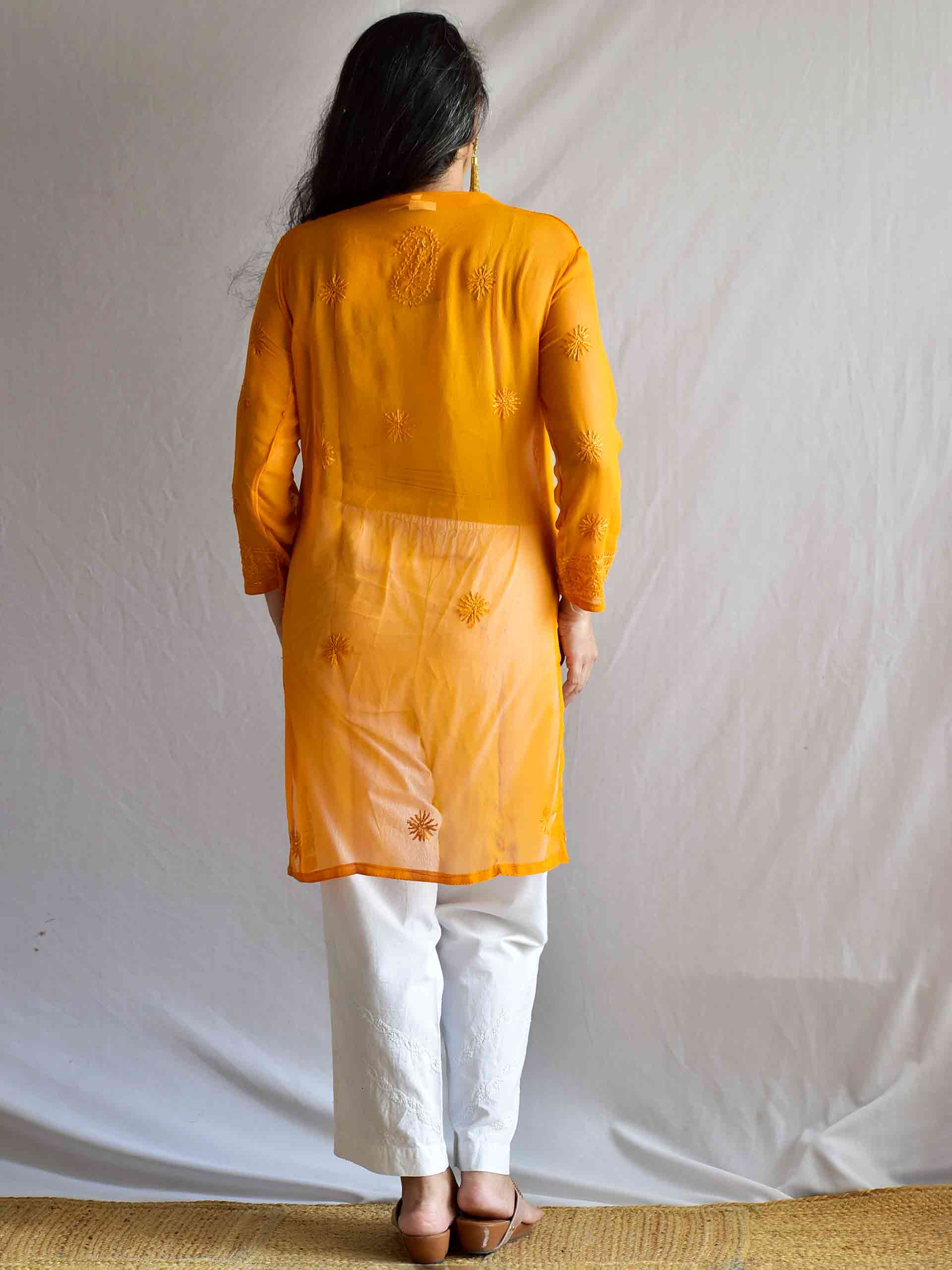 Aabaro - Chikankari Kurti