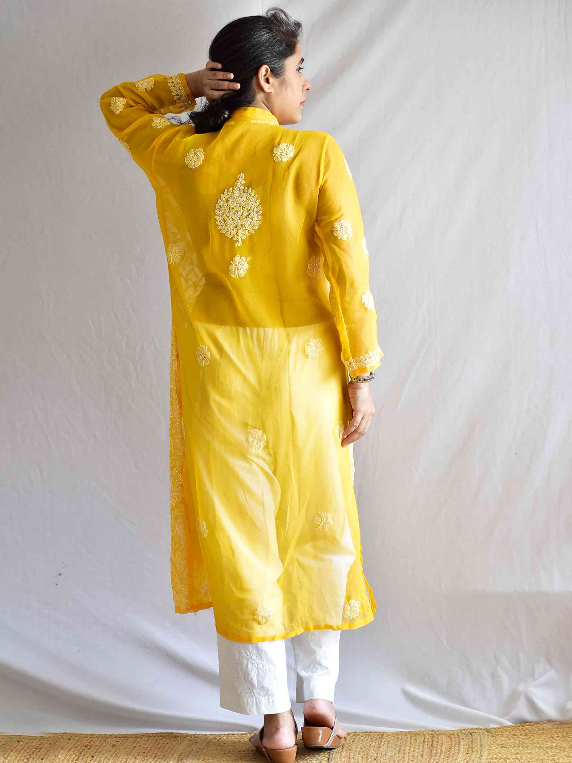 Saanvi - Chikankari Kurti