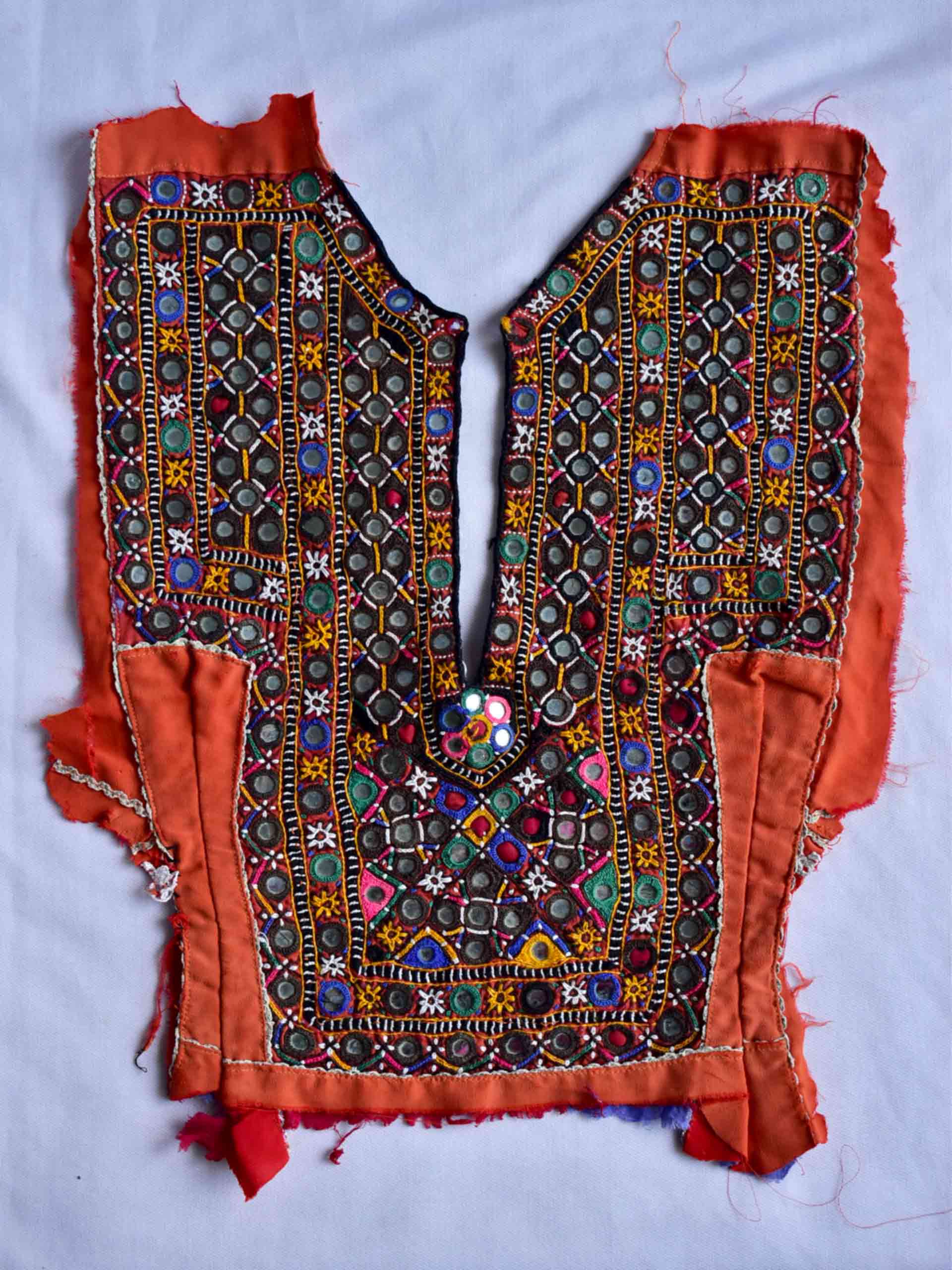 048 Vintage Mirror work Front Dress Patch 14*11