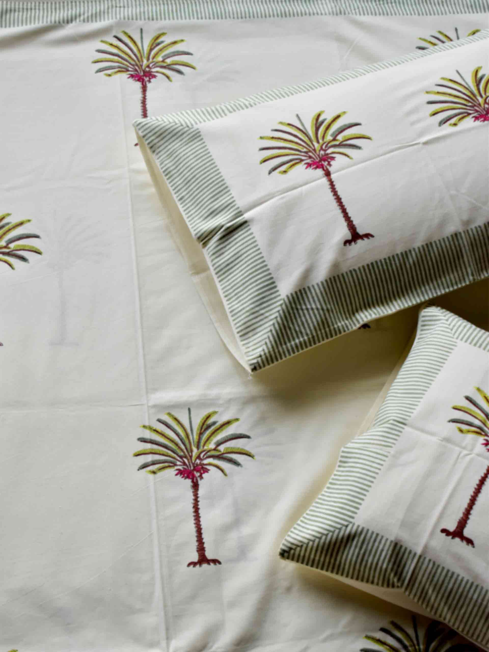 oceana - Hand block printed COTTON DOUBLE BEDSHEET WITH PILLOW COVERS