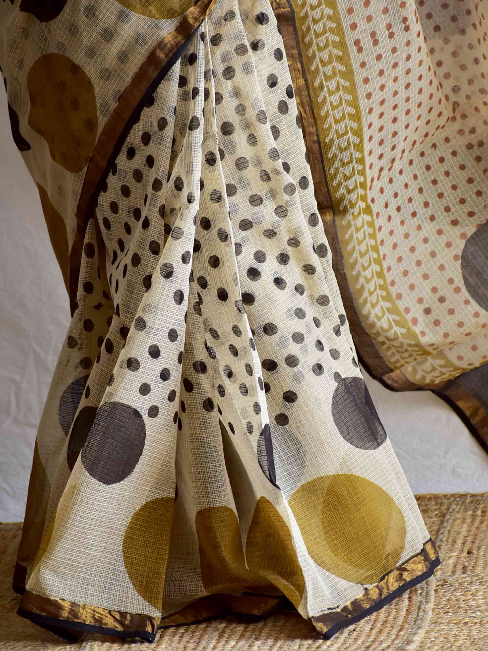 Polka love - Dabu Kota Doria Saree