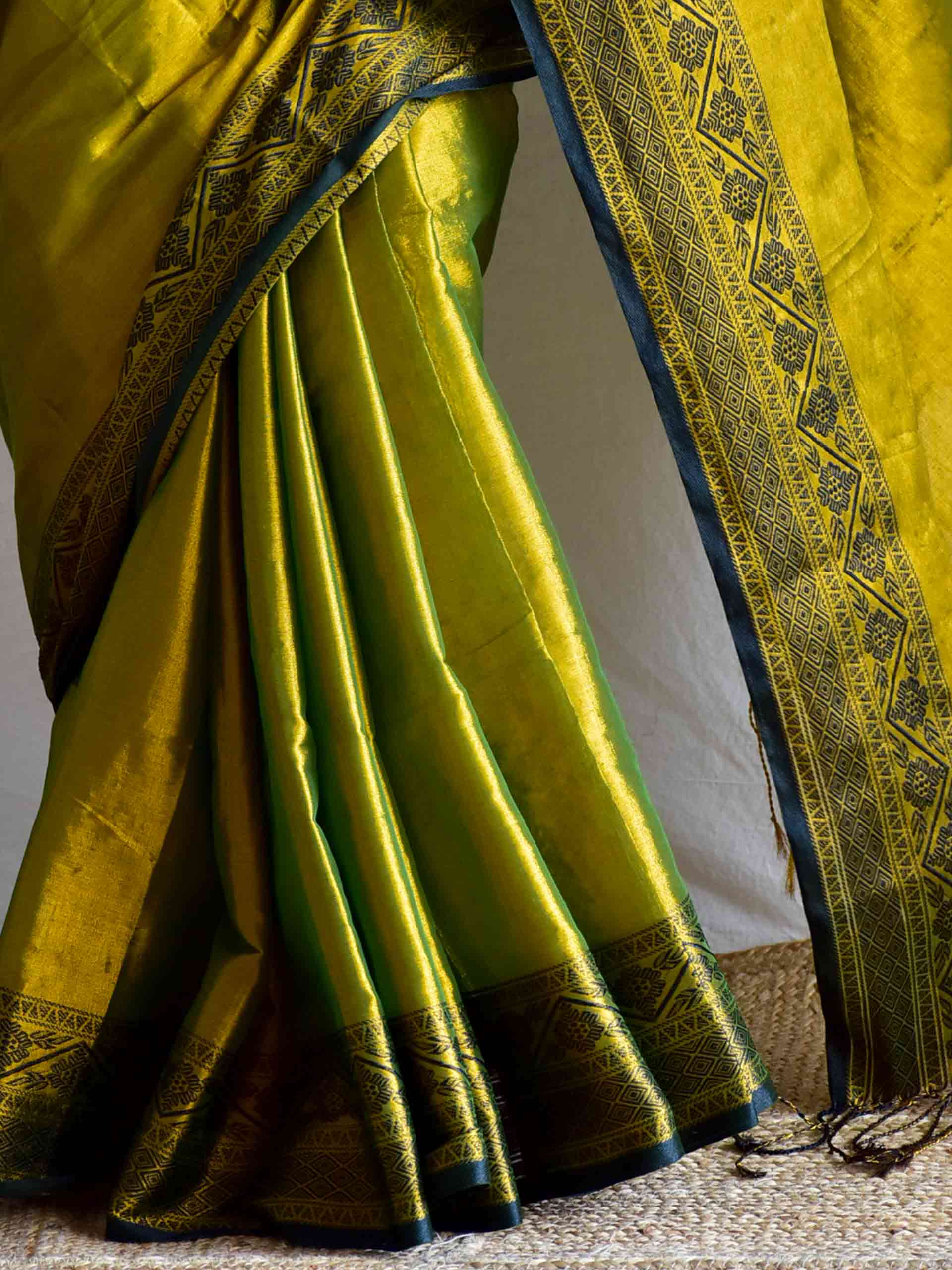 Khwaabeeda - Tissue Saree
