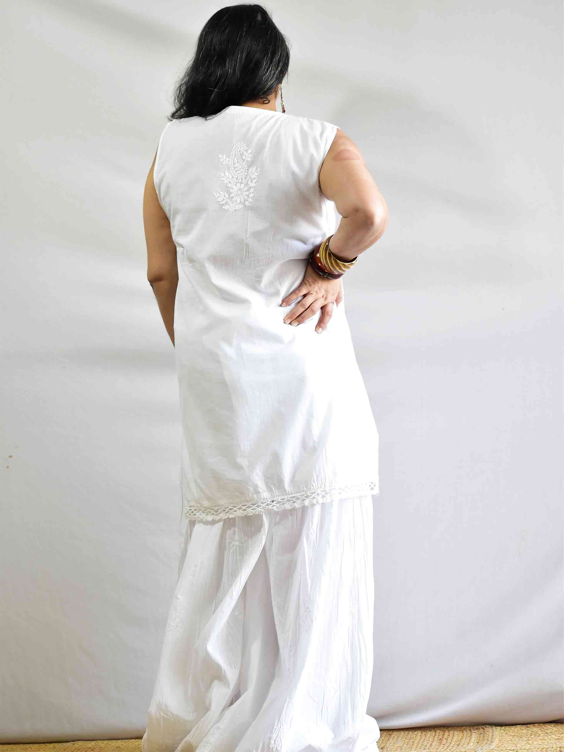 Anika - Chikankari Kurti