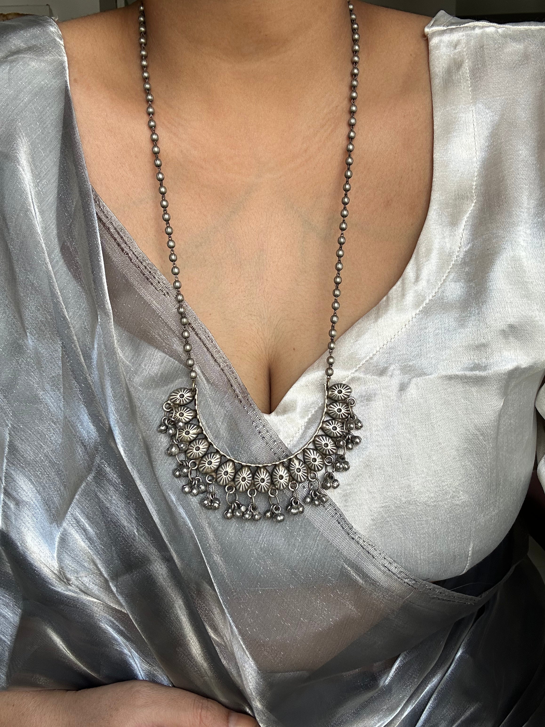 Krina - Long NECKLACE