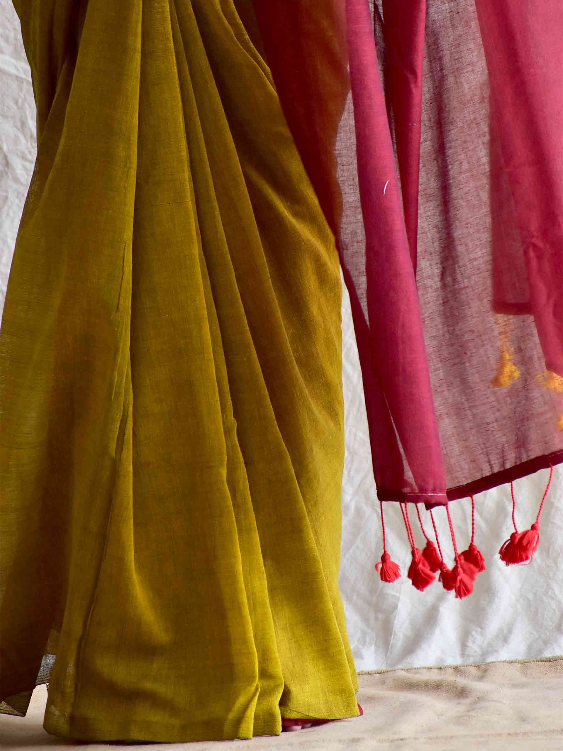Dual shaded mul cotton saree