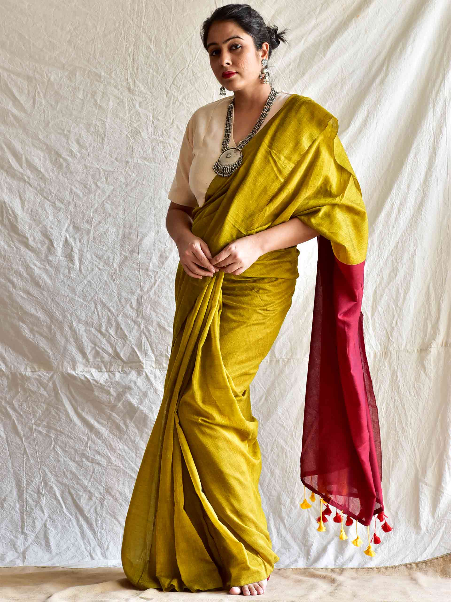 Dual shaded mul cotton saree