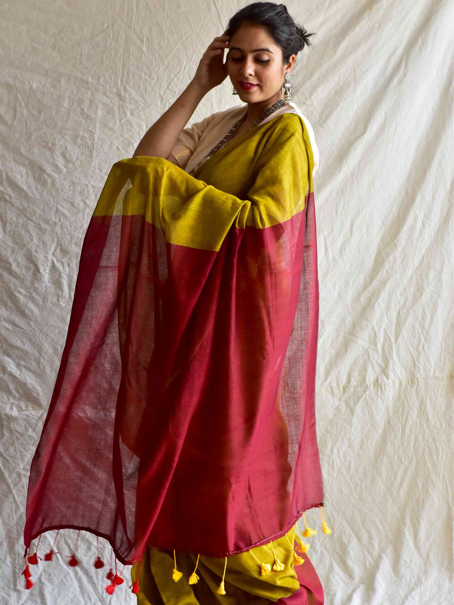 Dual shaded mul cotton saree