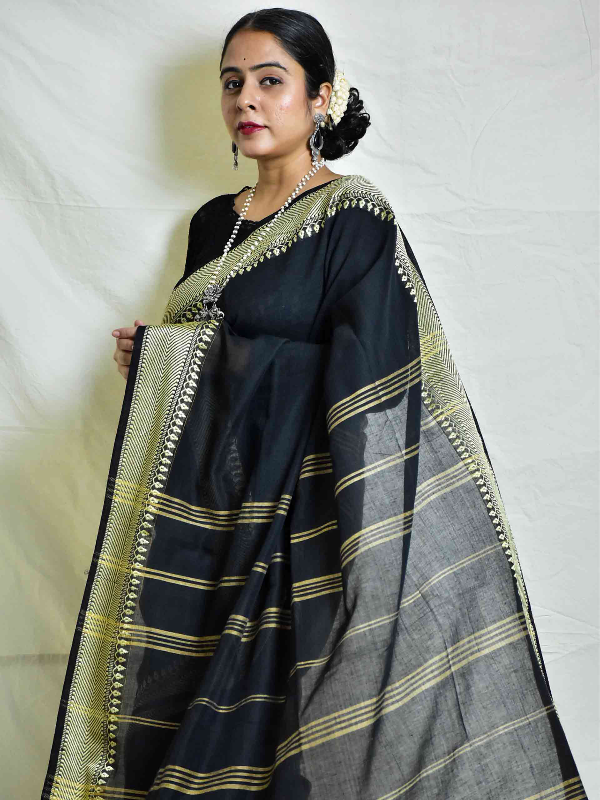 cotton saree with woven border