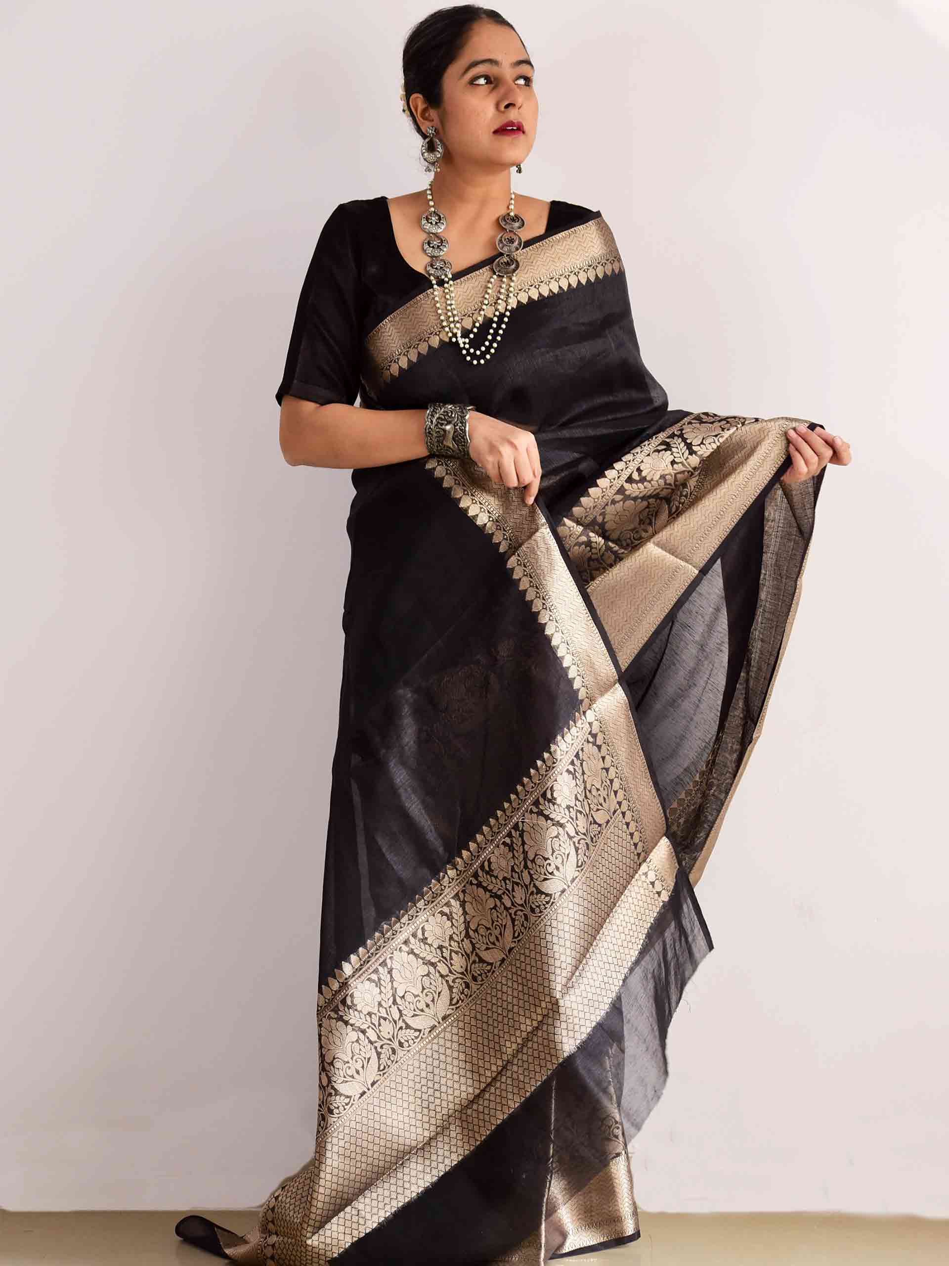 Azhagi - Linen zari Saree