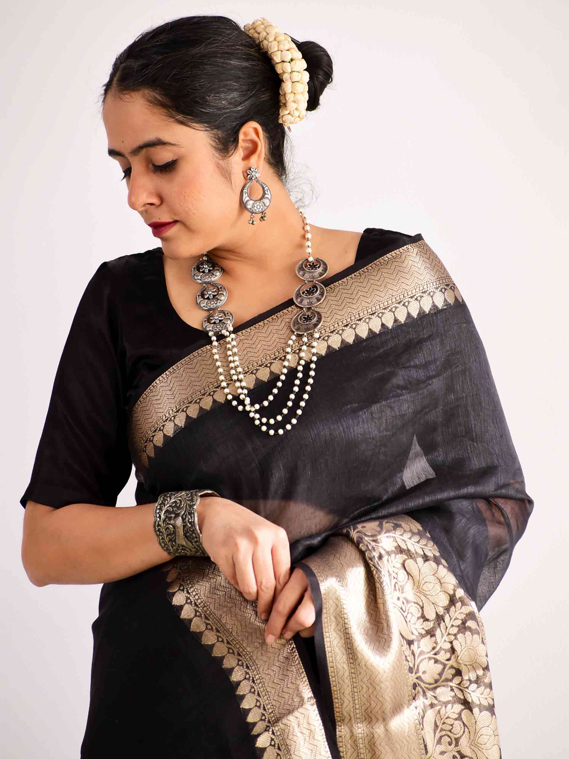 Azhagi - Linen zari Saree