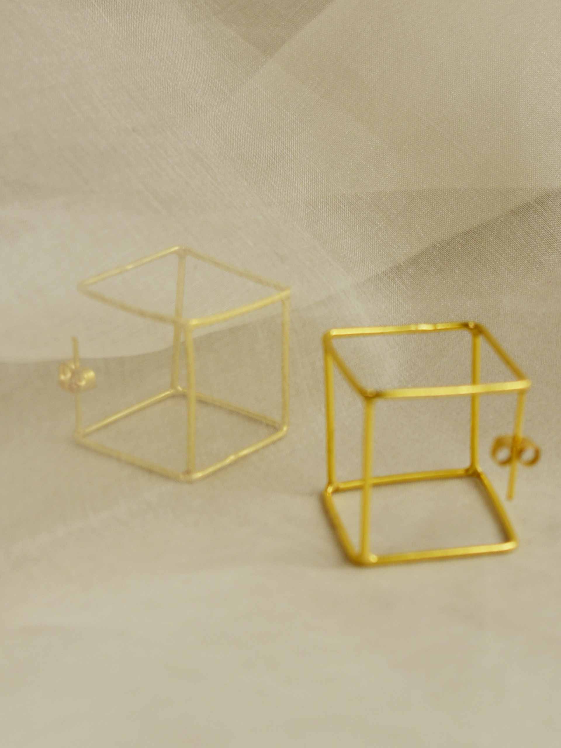 Gold cube - Gold plated earrings