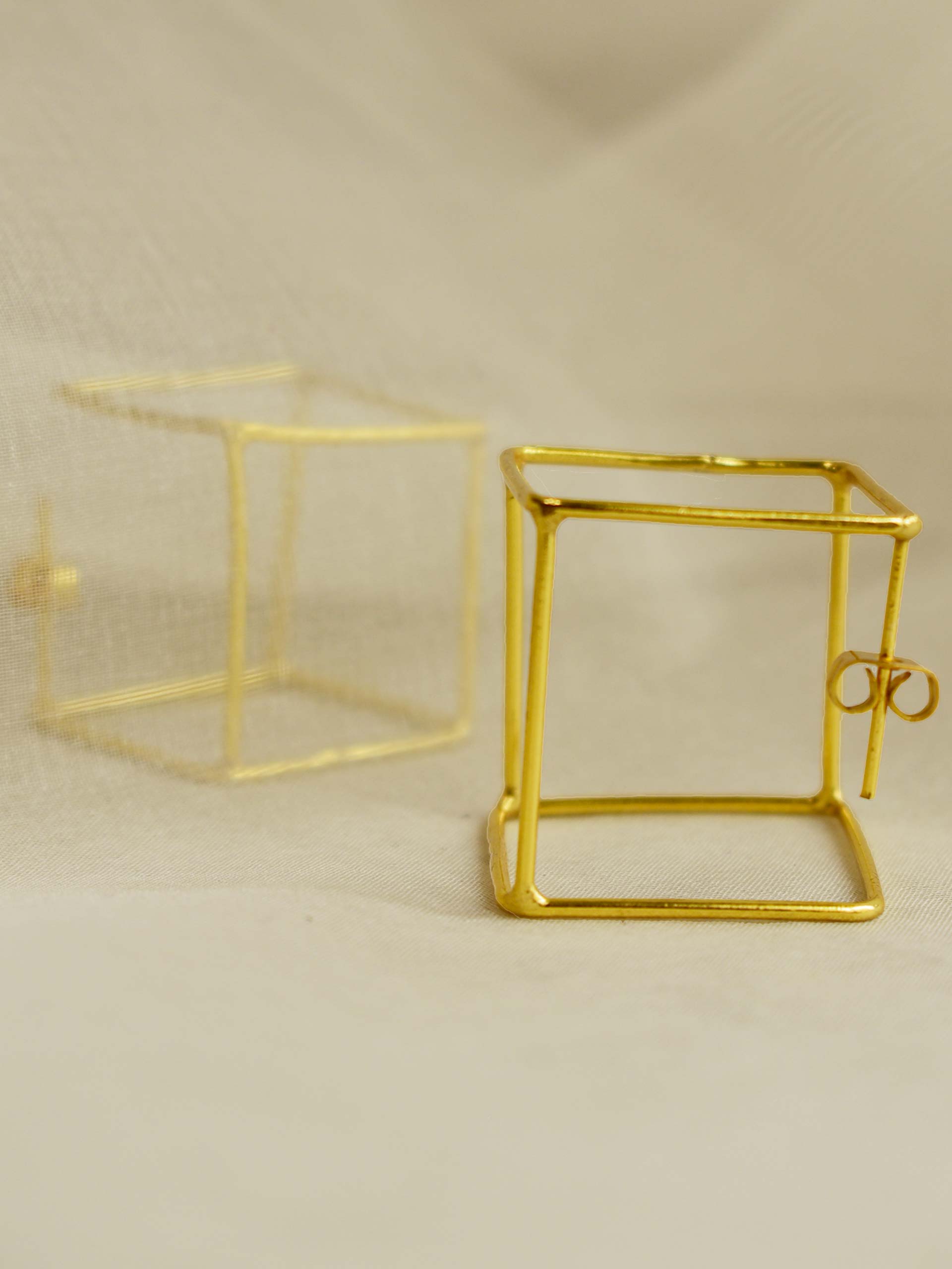 Gold cube - Gold plated earrings