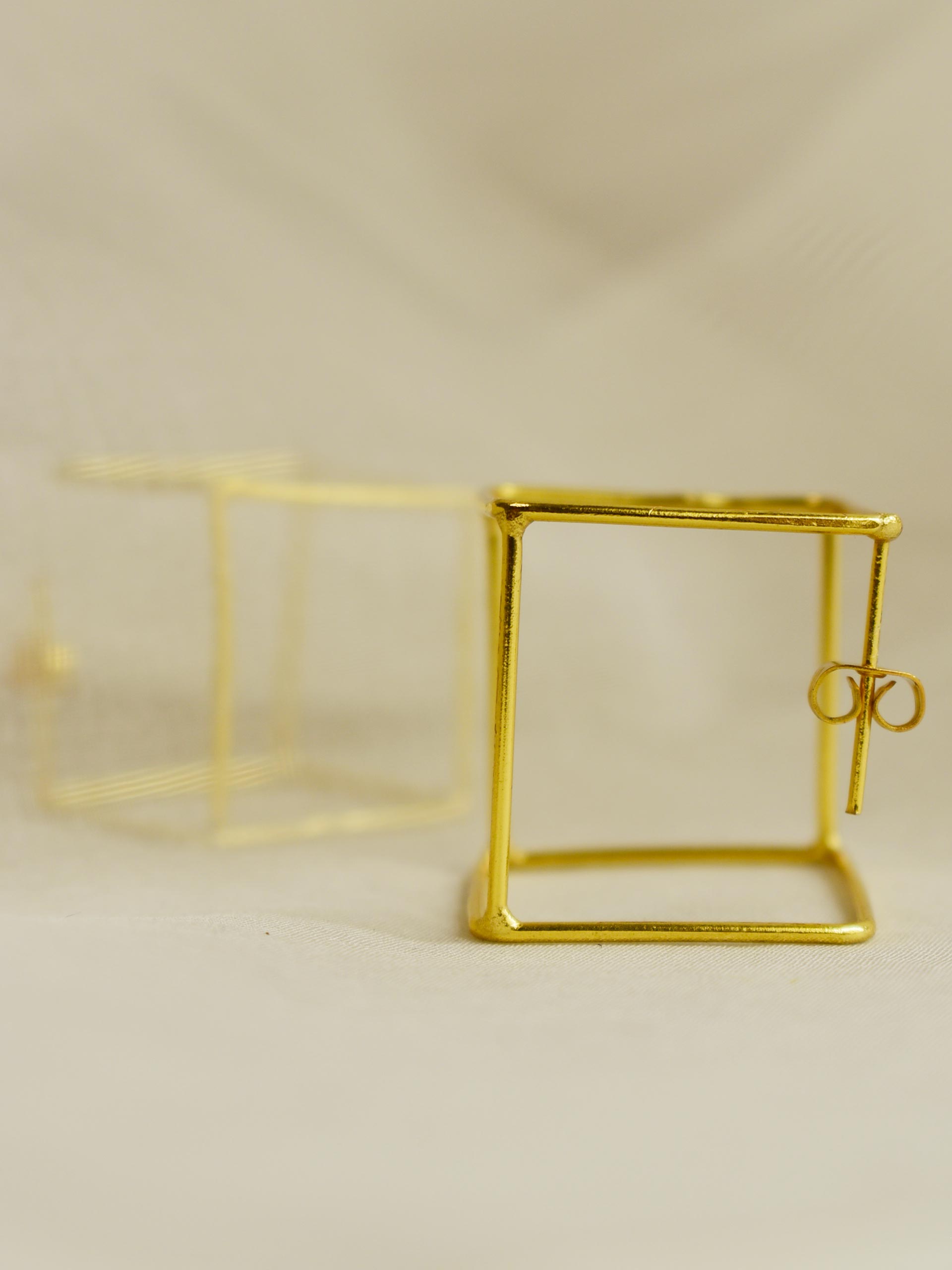 Gold cube - Gold plated earrings