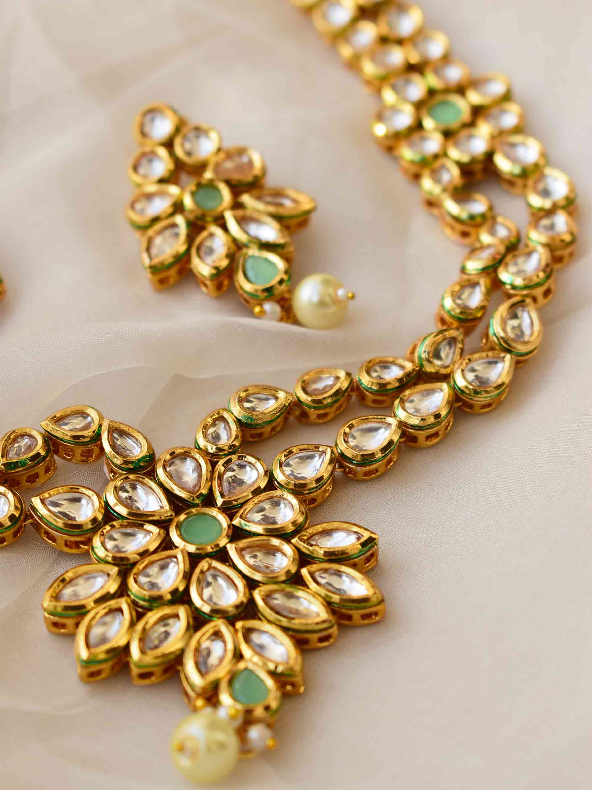 Sangeeta - Kundan necklace set