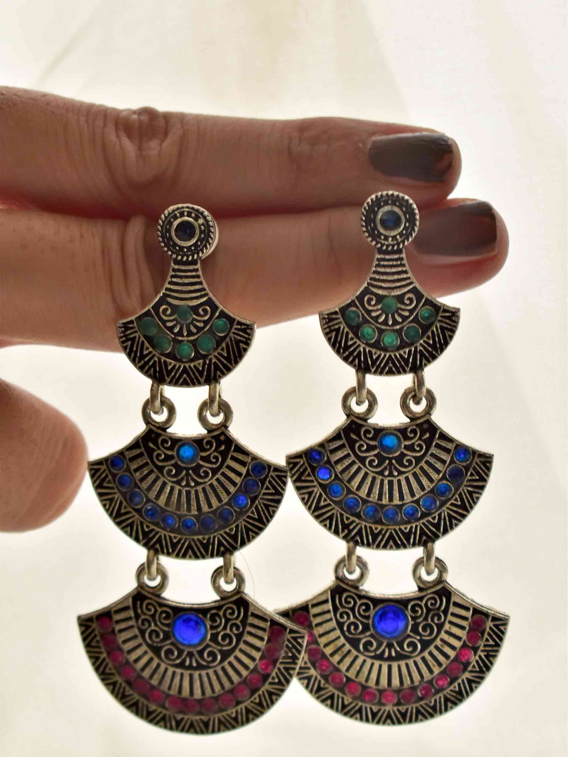 Nefertiti - enamel earring