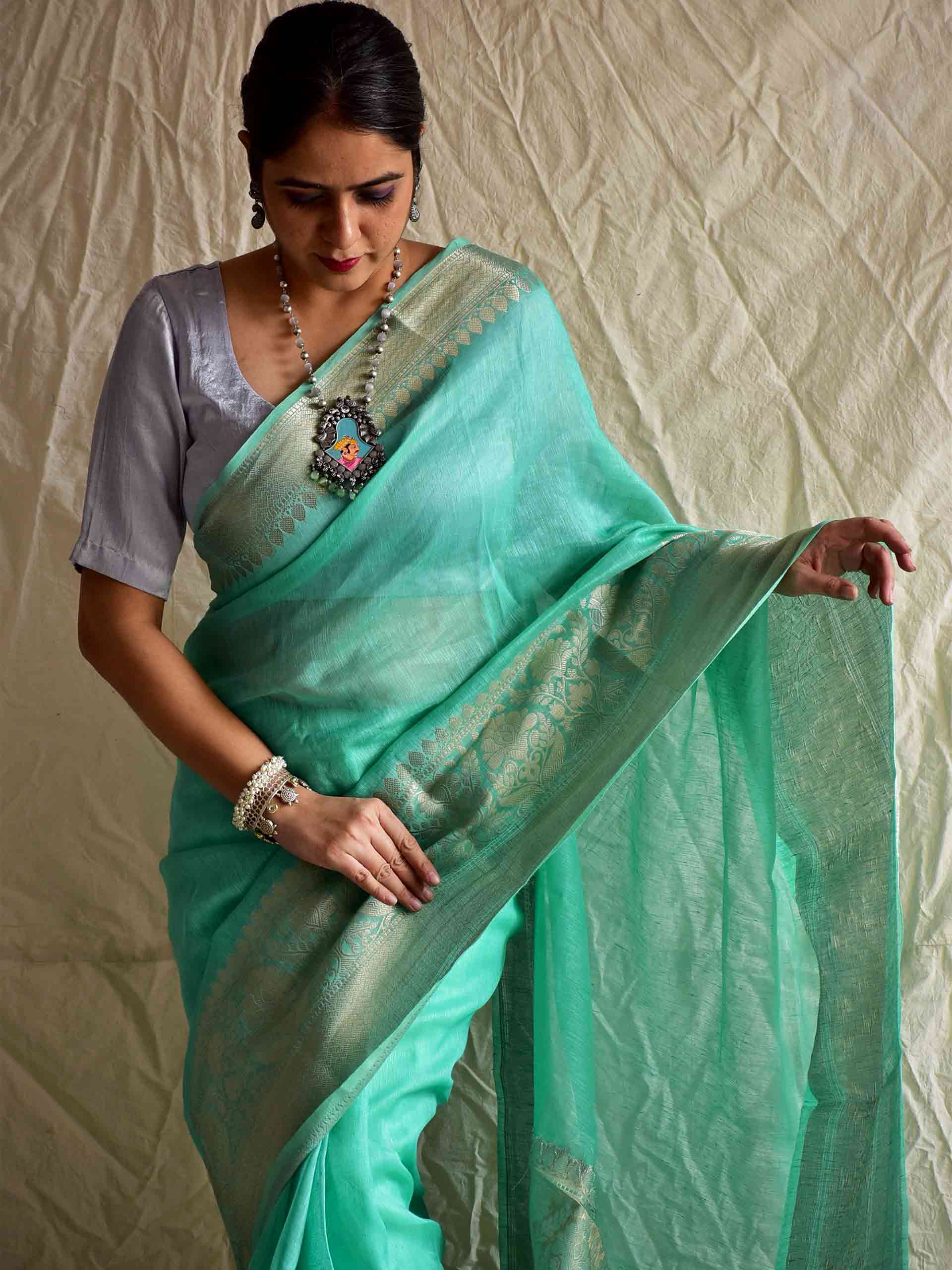 Rehbara - Linen zari Saree