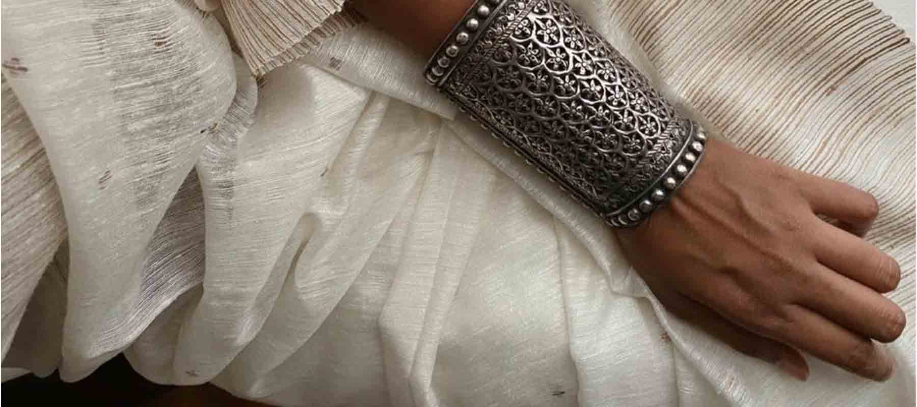Buy Handwoven Silk Saree online 
