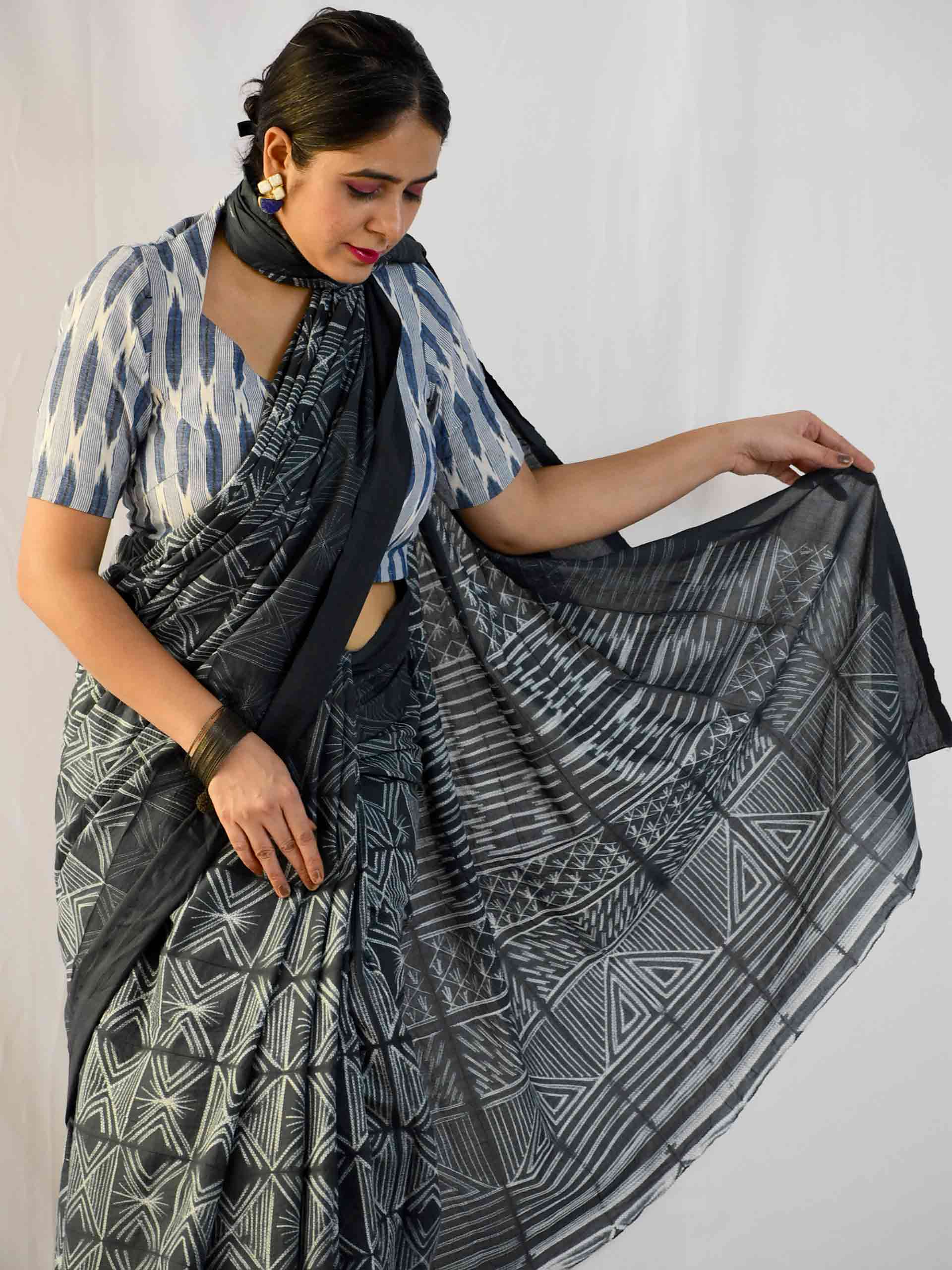 UD002 - Shibori mul saree