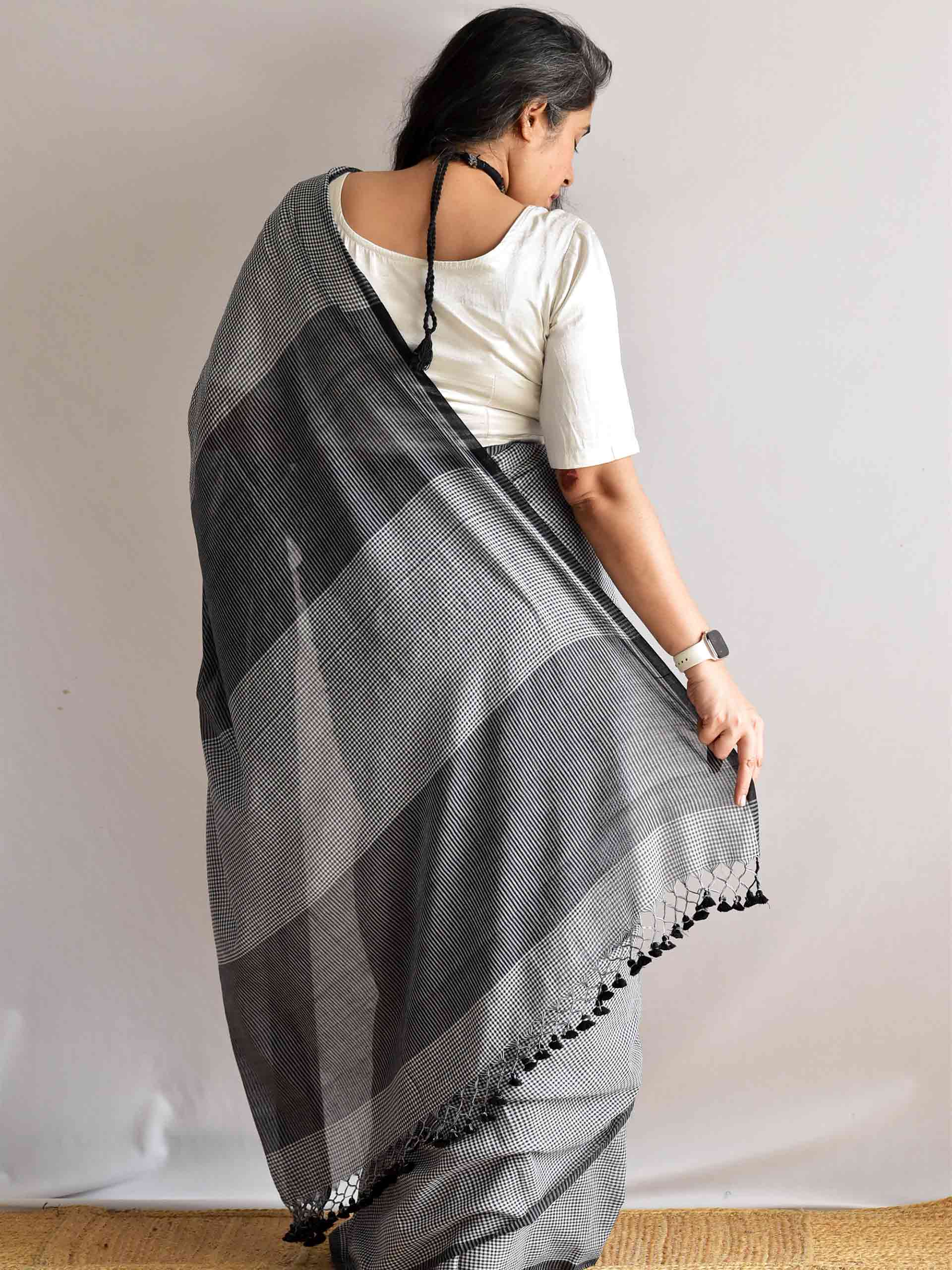 Akash - checkered Mul cotton saree