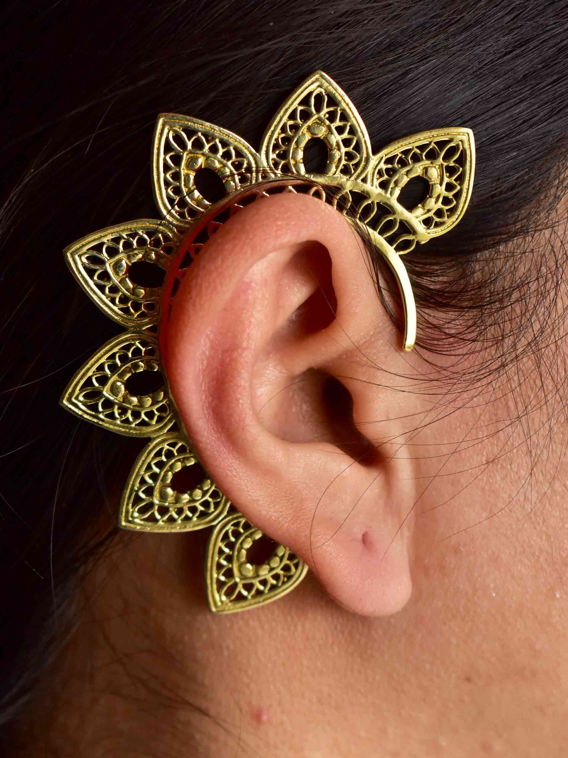 Leafy Adorn Ear cuff