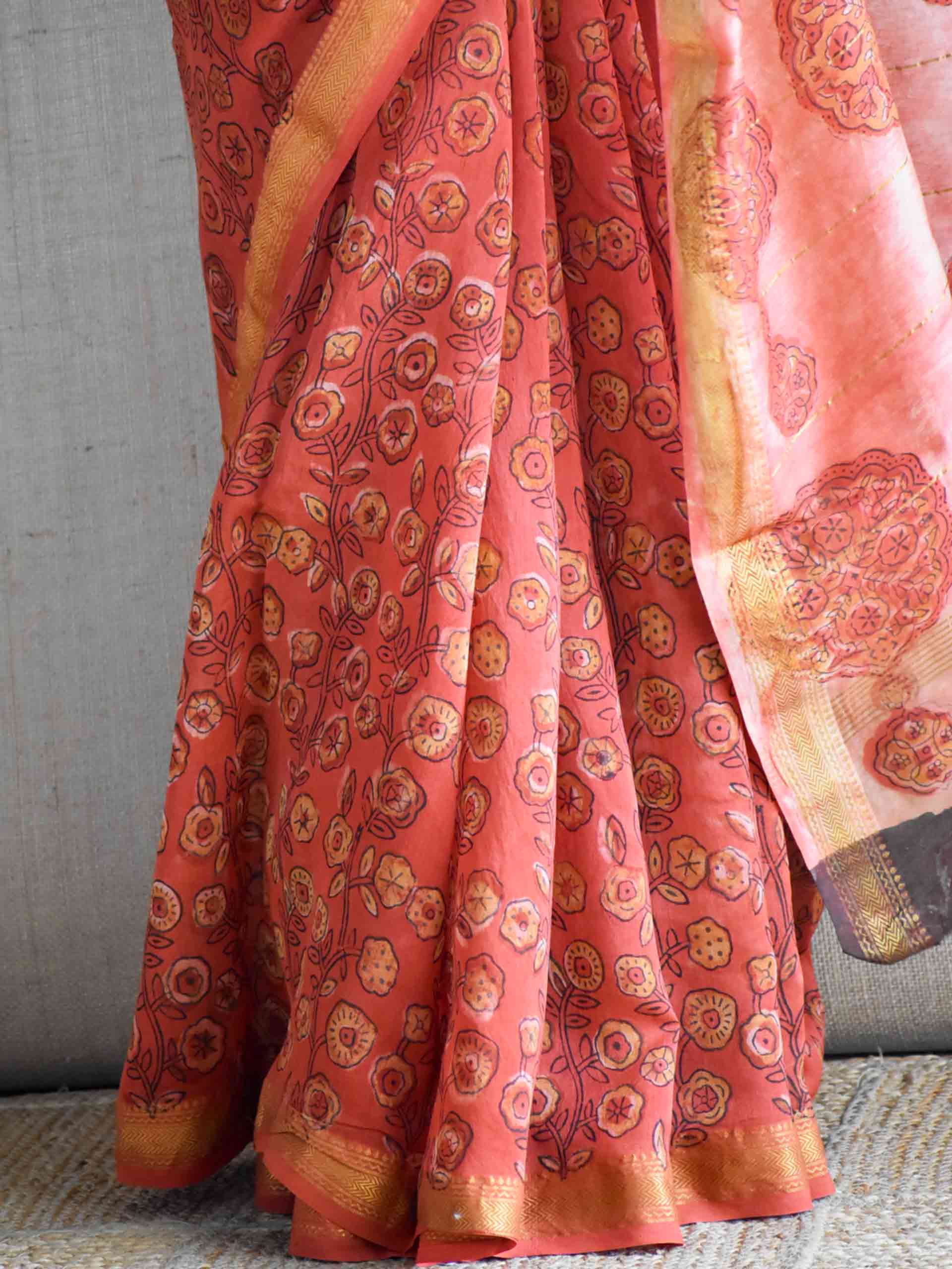 Sunehri chaap - Bagru Maheshwari silk saree