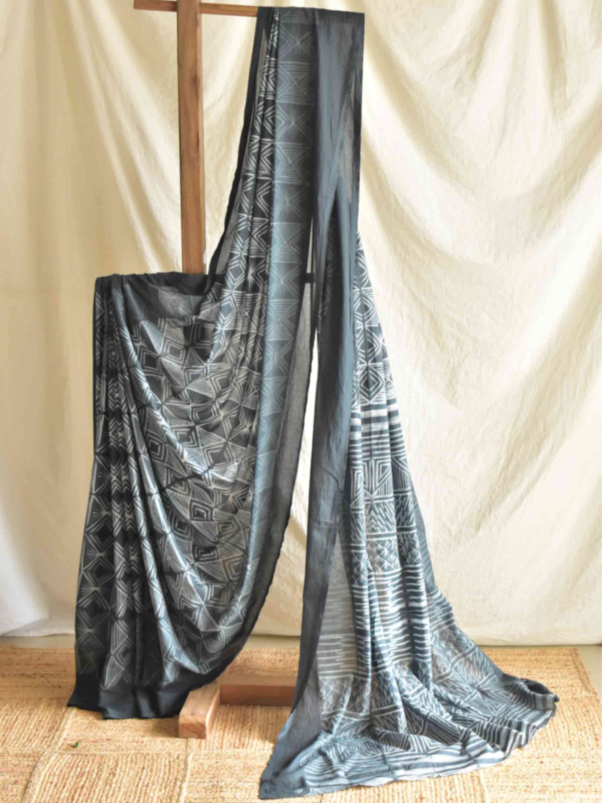 UD002 - Shibori mul saree