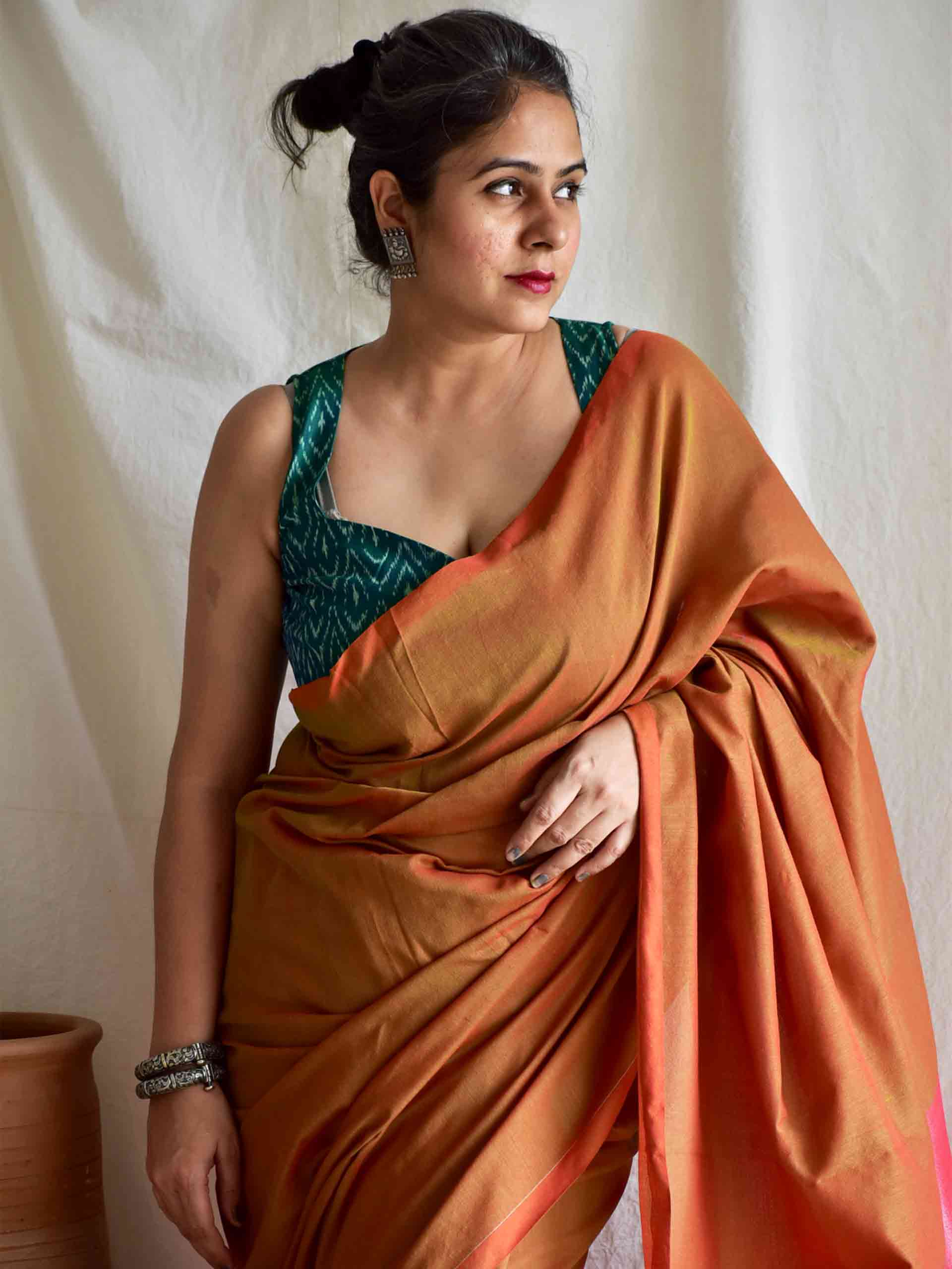 razorsharp - Dual shaded cotton saree