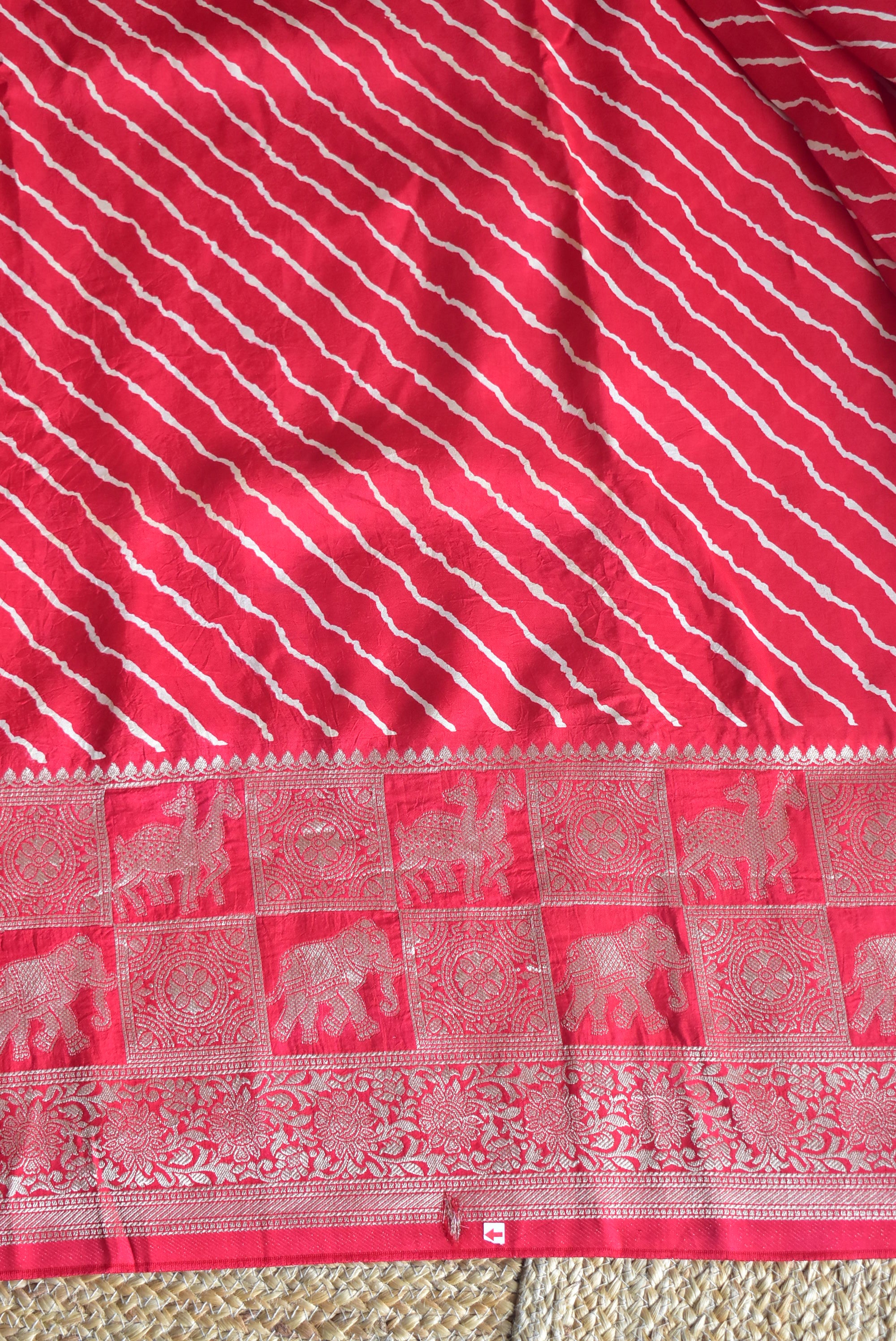 UD012 - Leheriya Dola silk zari pallu saree
