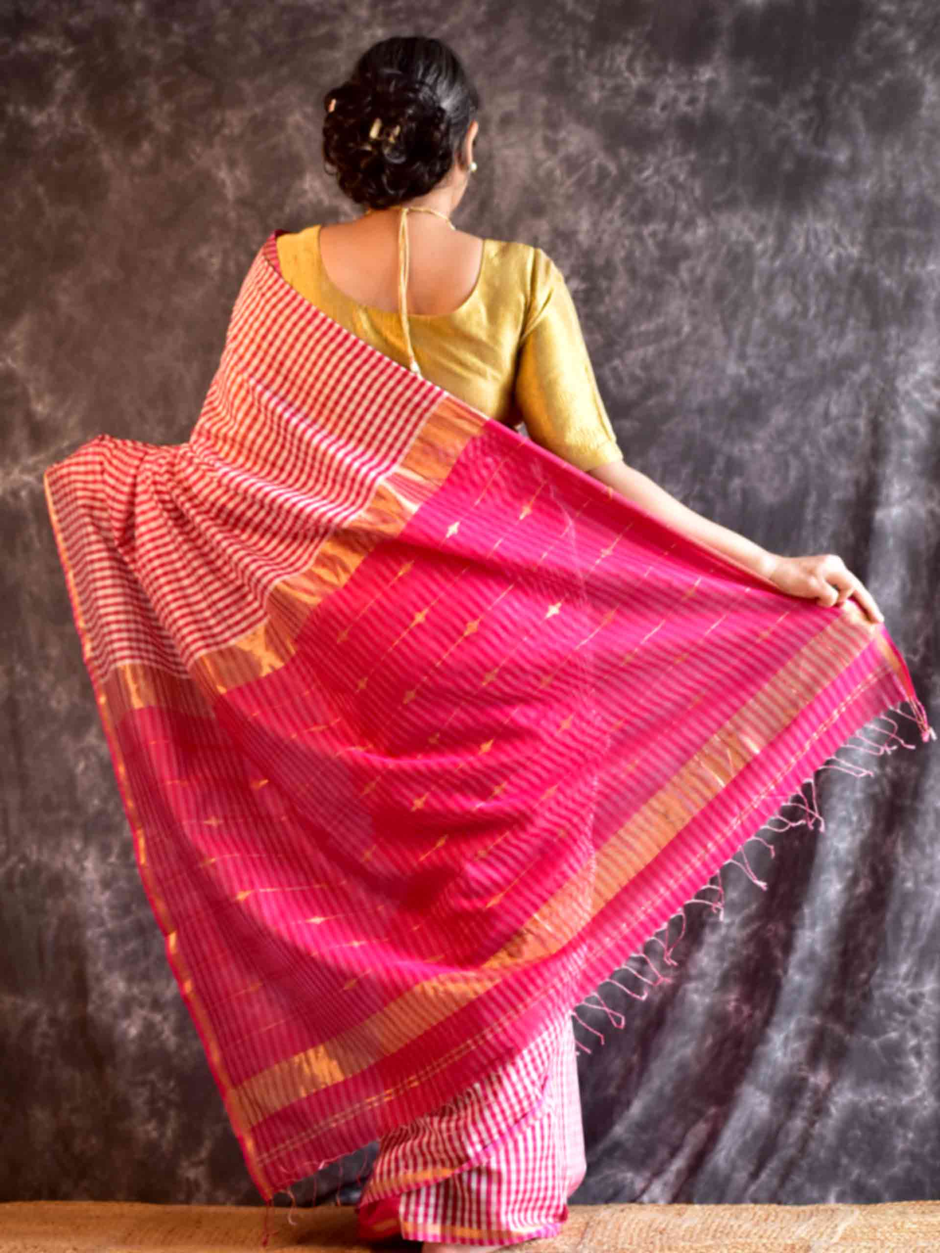 Sutraa - Maheshwari Handloom Silk Saree