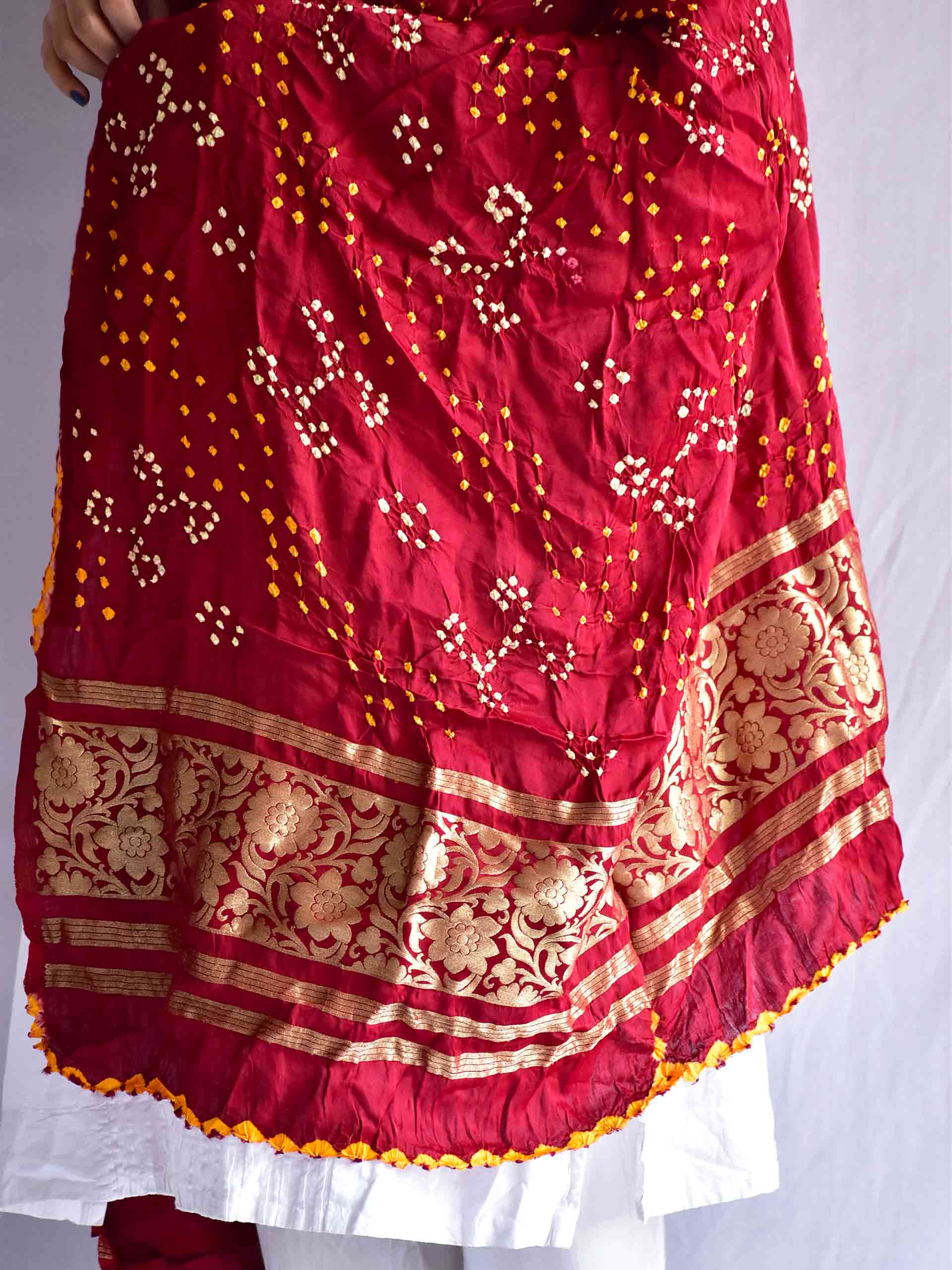 laali - Bandhani Gajji silk dupatta with zari