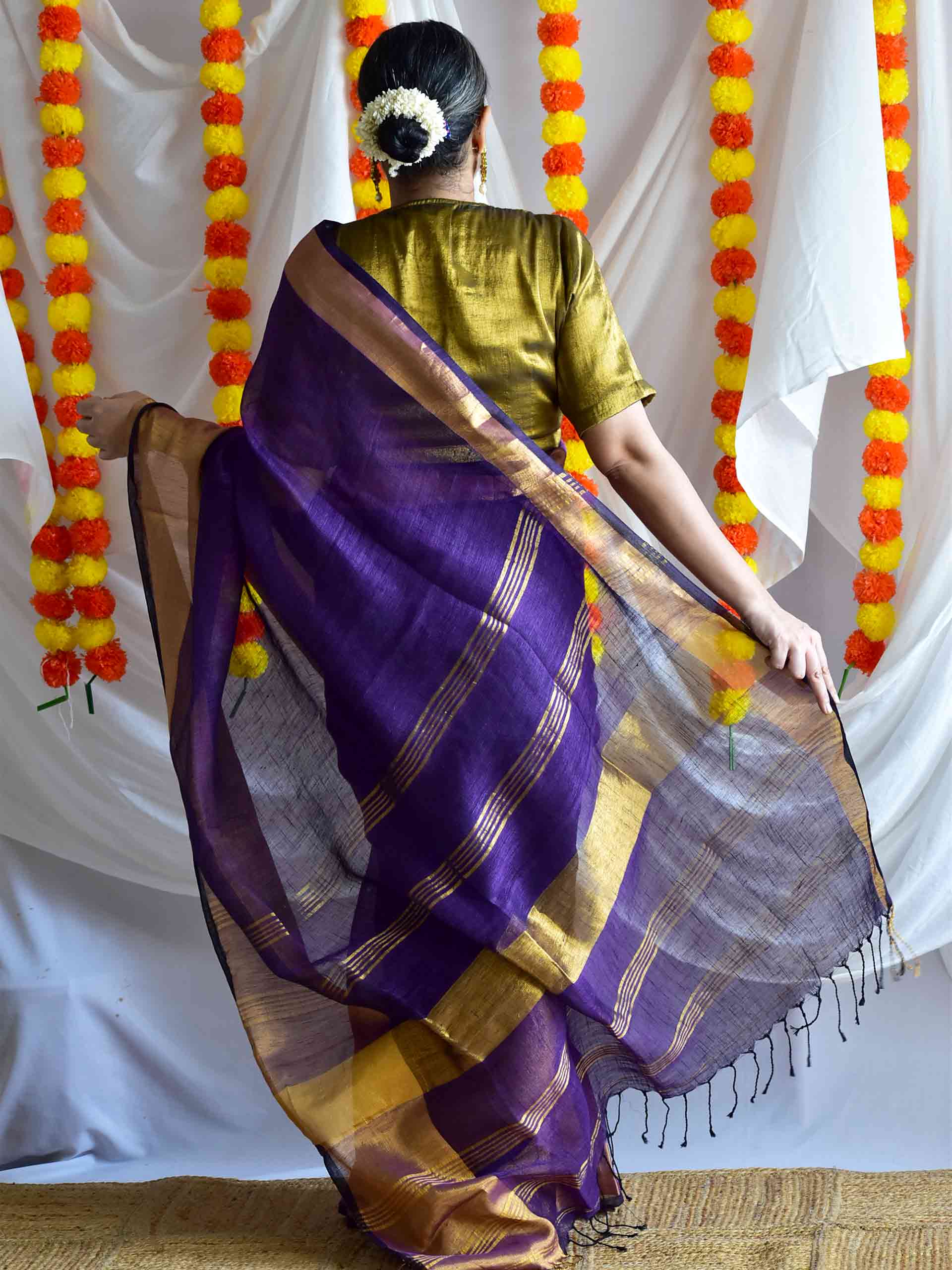 Royality - Linen zari Saree