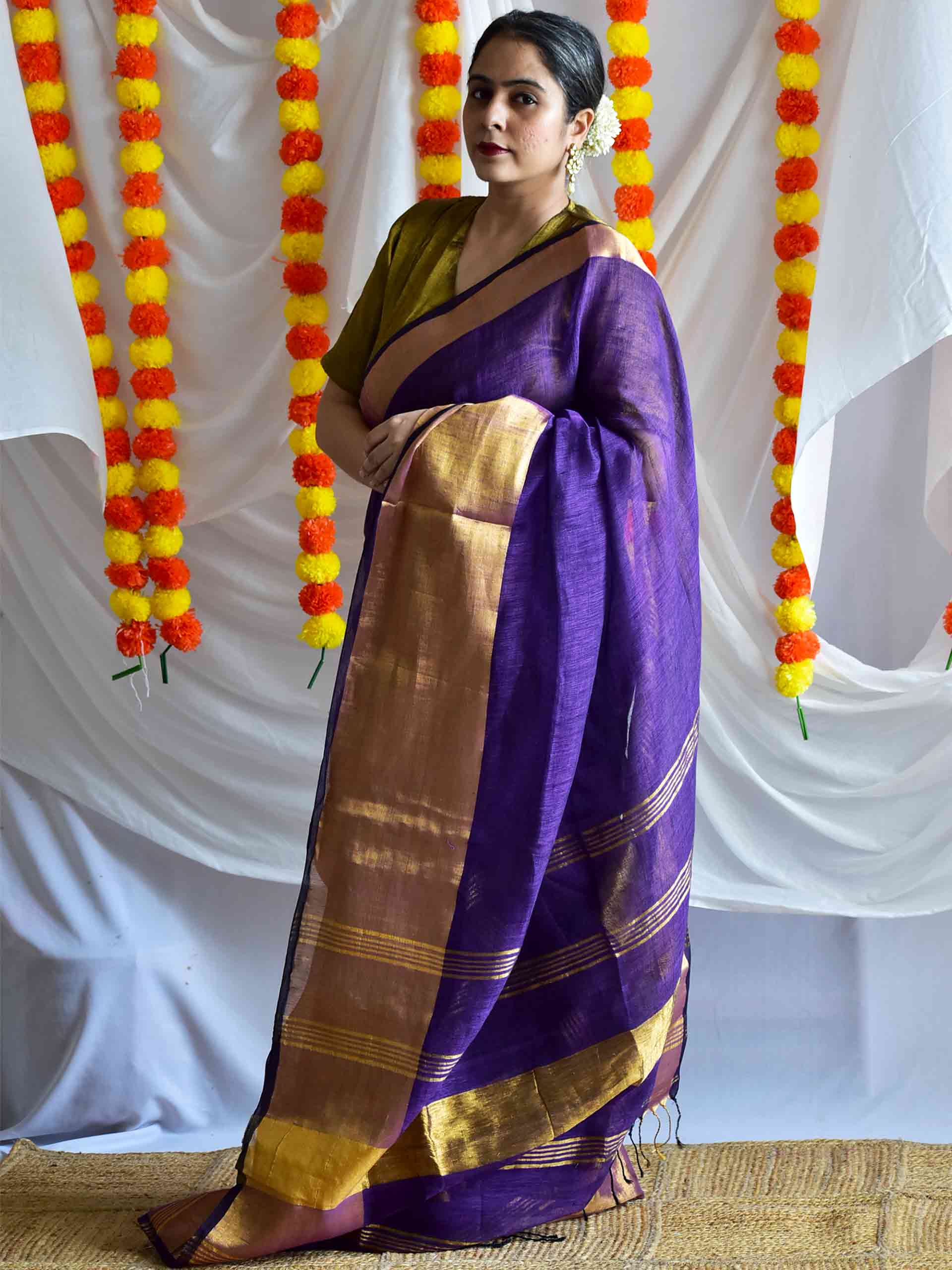 Royality - Linen zari Saree