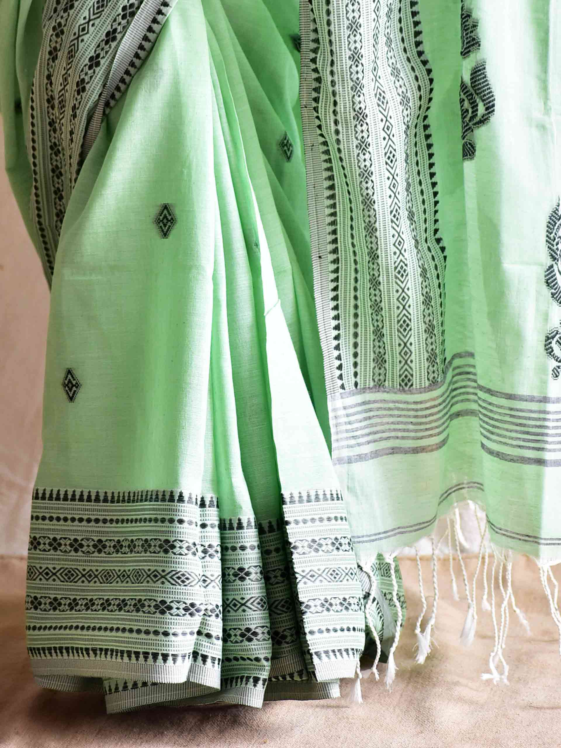 Phool - jacquard mul cotton saree
