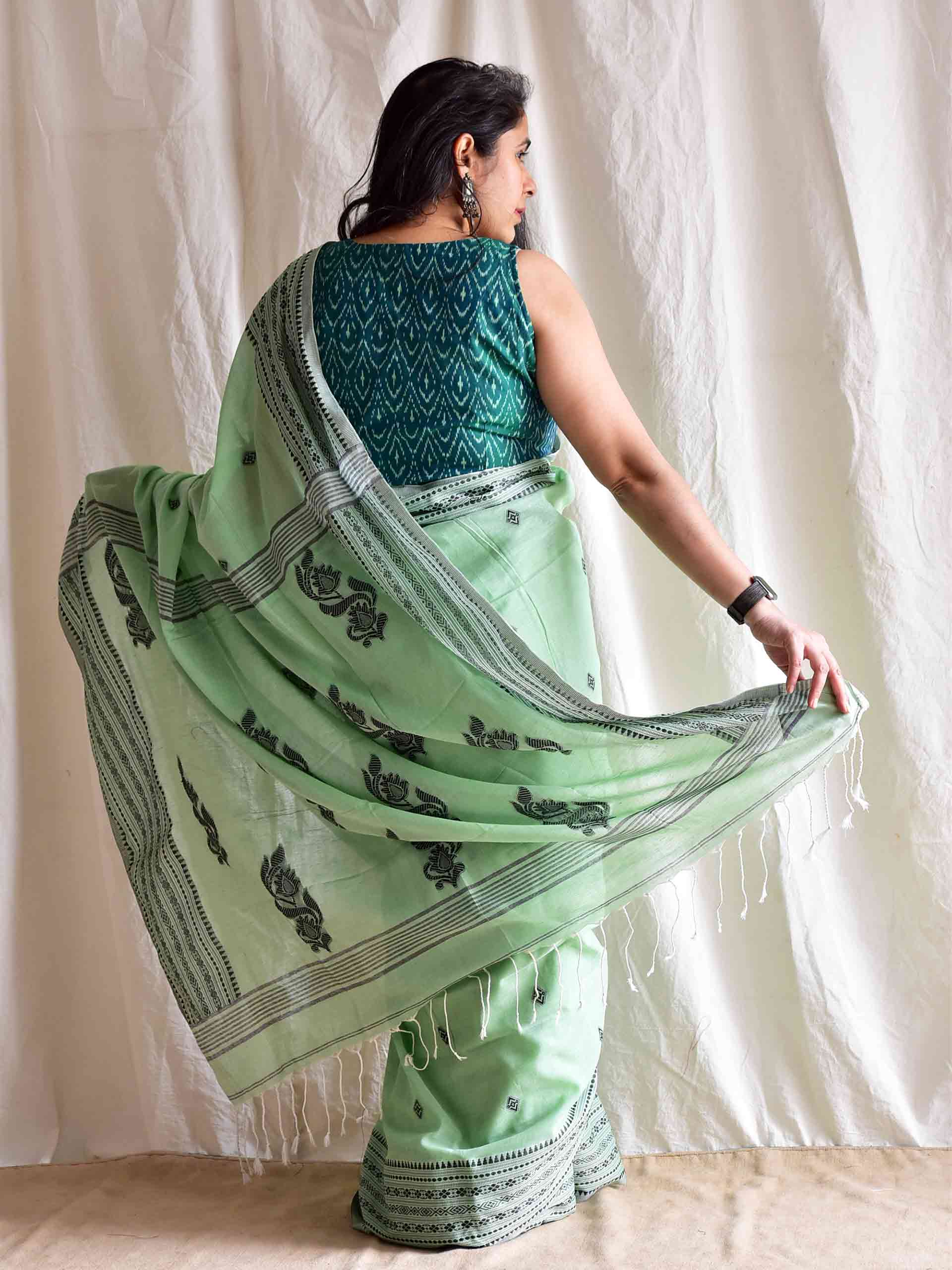 Phool - jacquard mul cotton saree