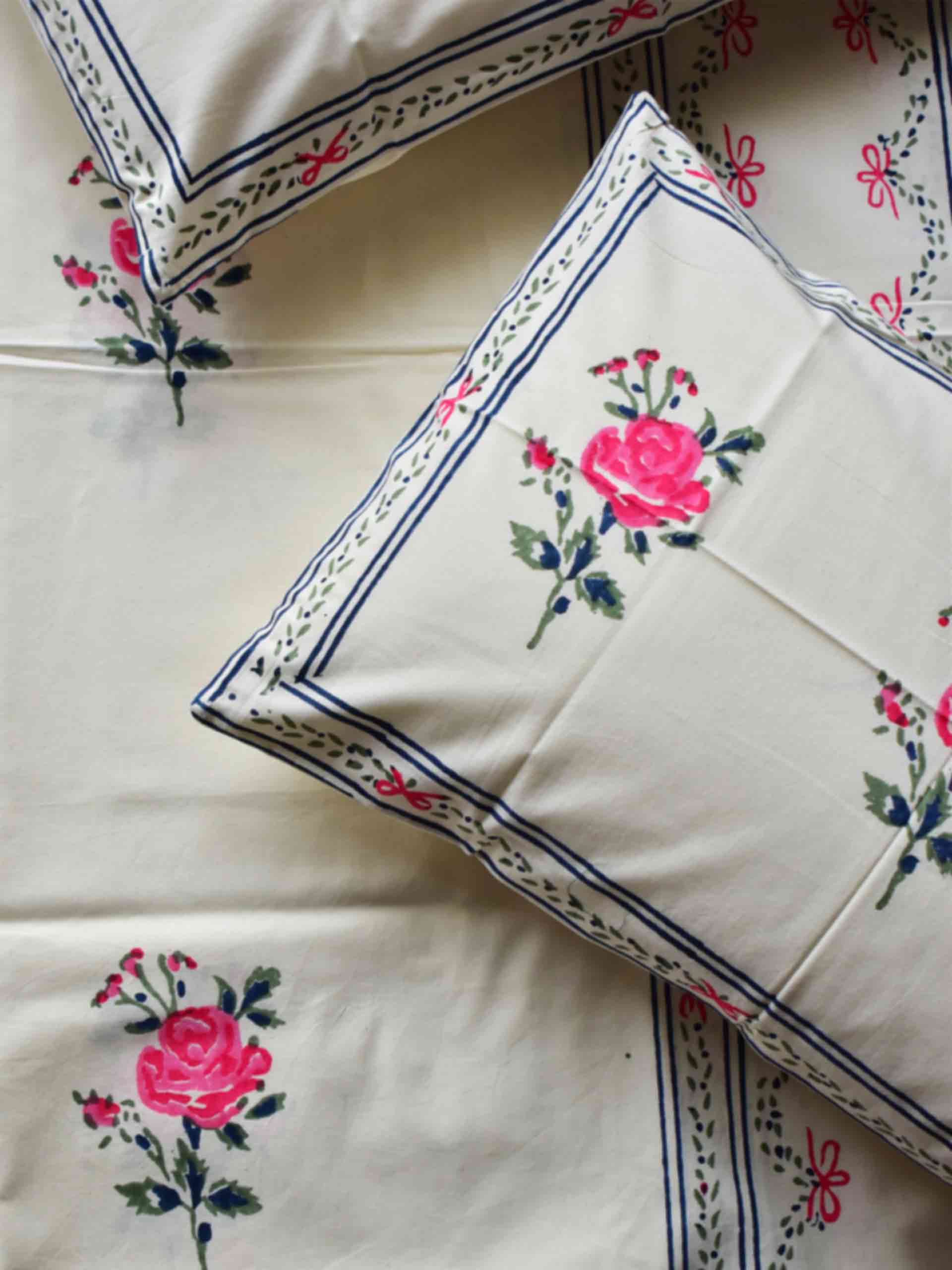 gulaab - Hand block printed COTTON DOUBLE BEDSHEET WITH PILLOW COVERS
