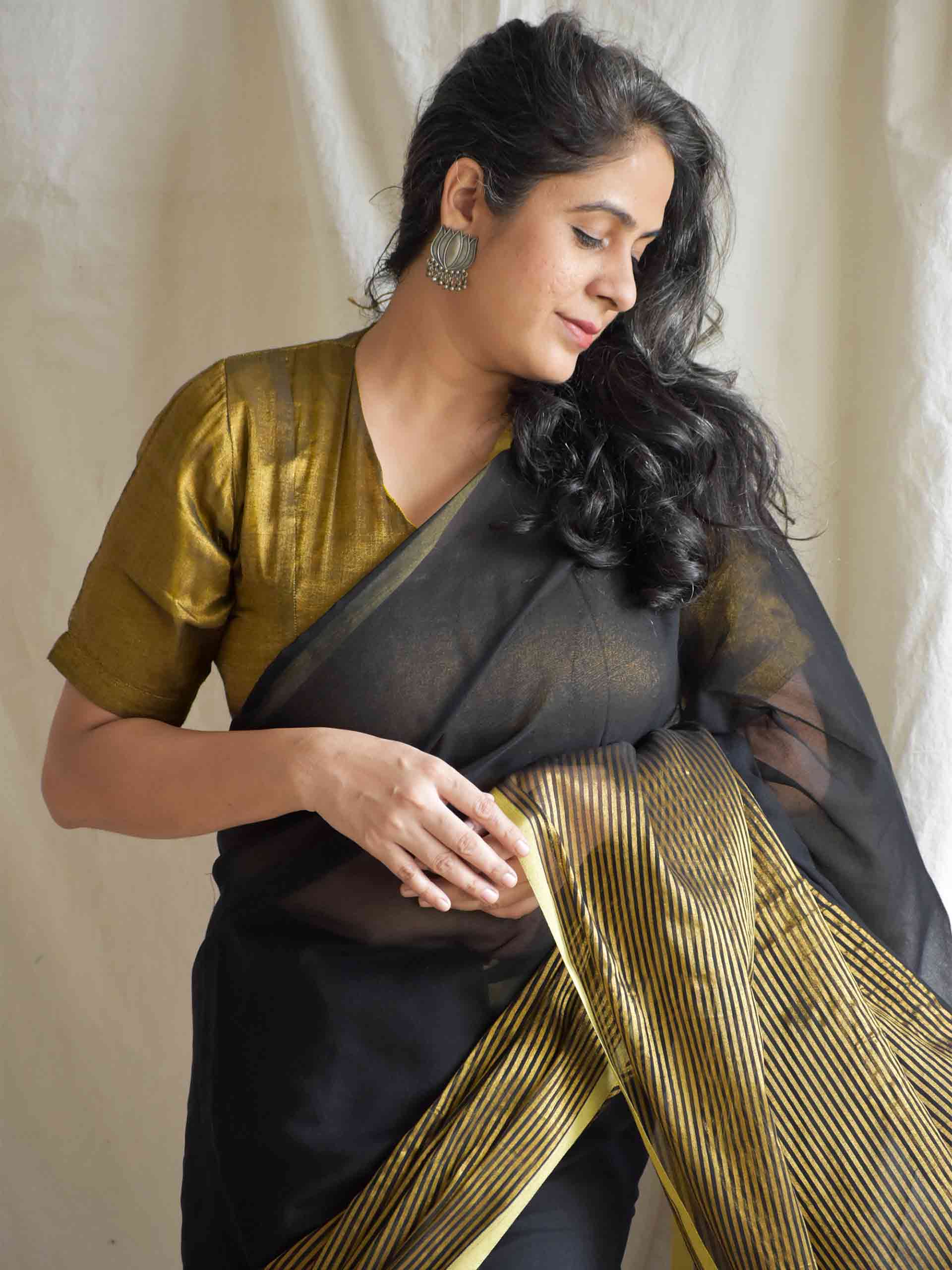 Onyx - Mul tissue border Saree