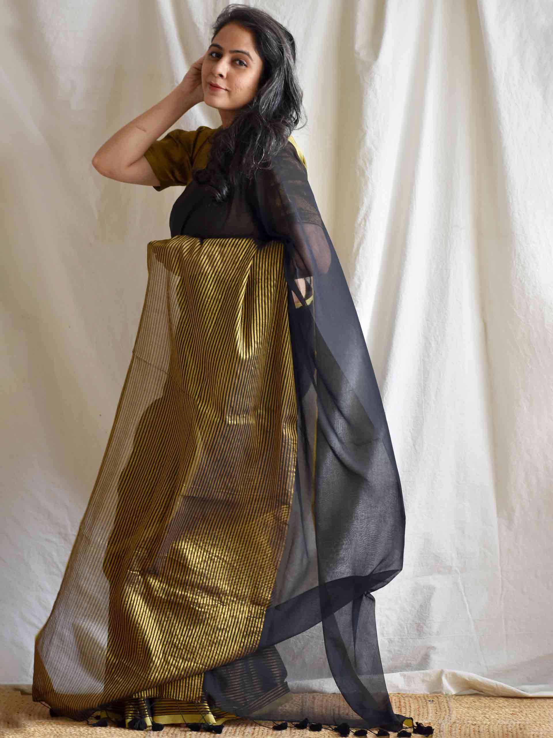 Onyx - Mul tissue border Saree
