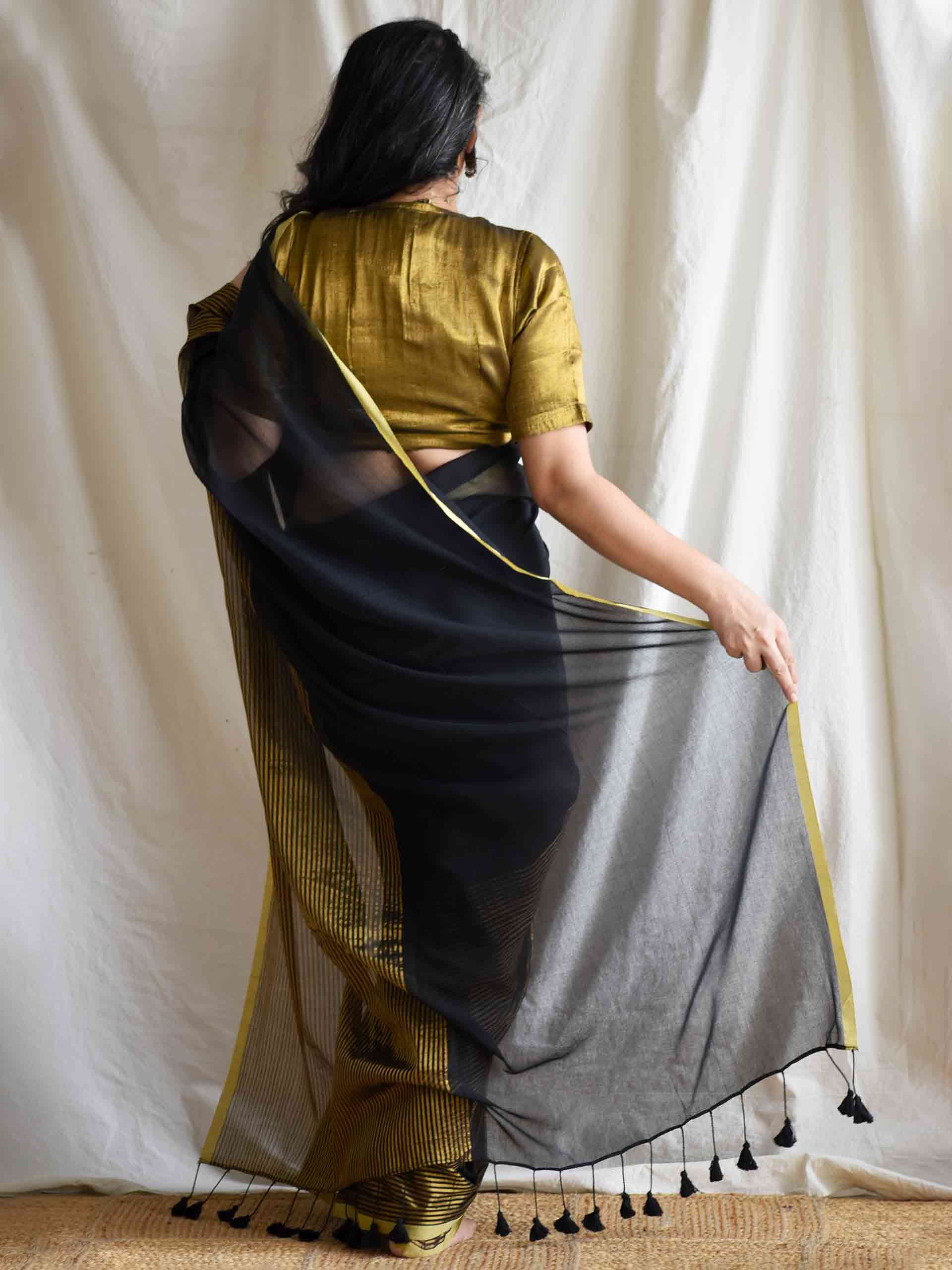 Onyx - Mul tissue border Saree